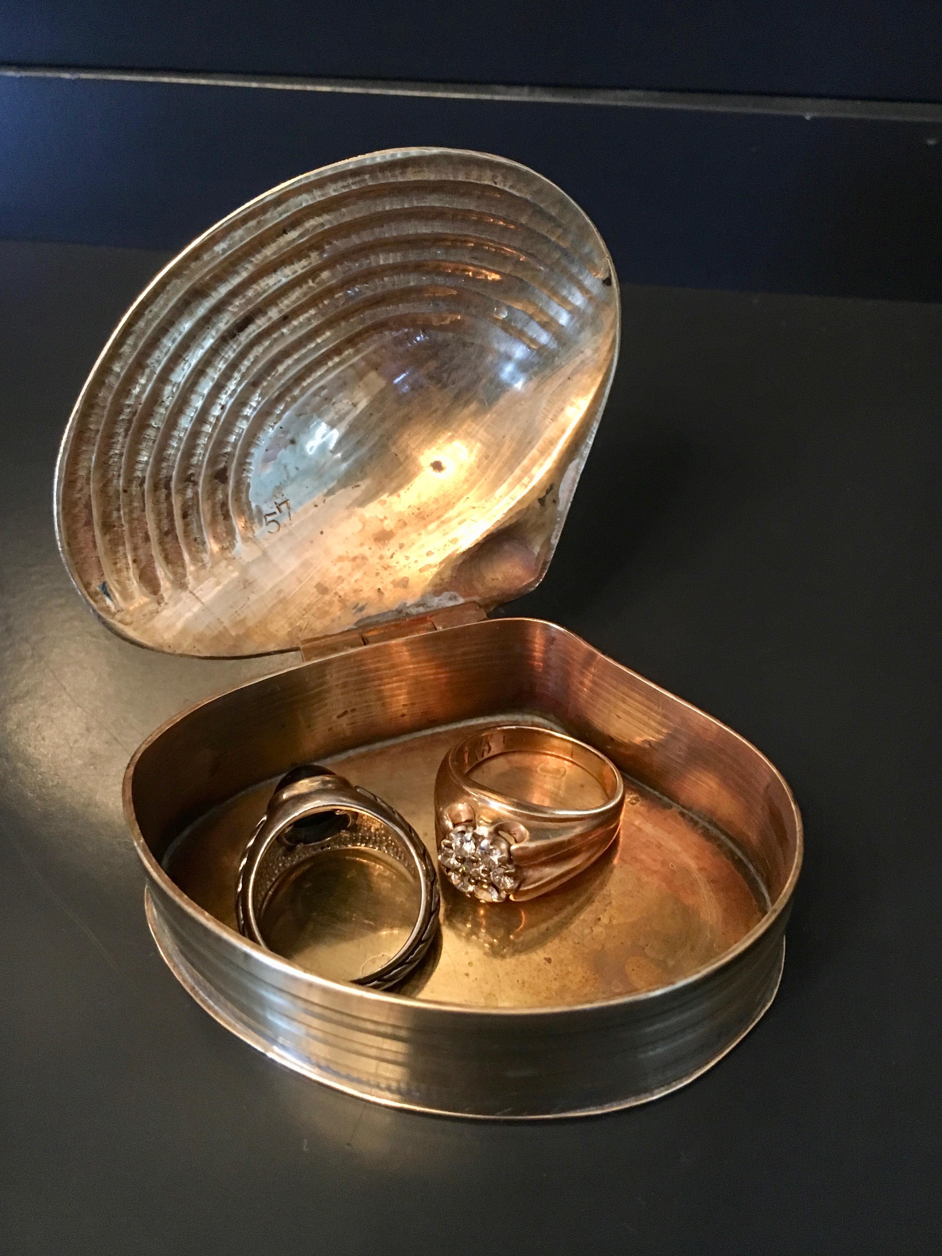 Brass Clam Shell Box with Hinged Lid In Excellent Condition In Los Angeles, CA