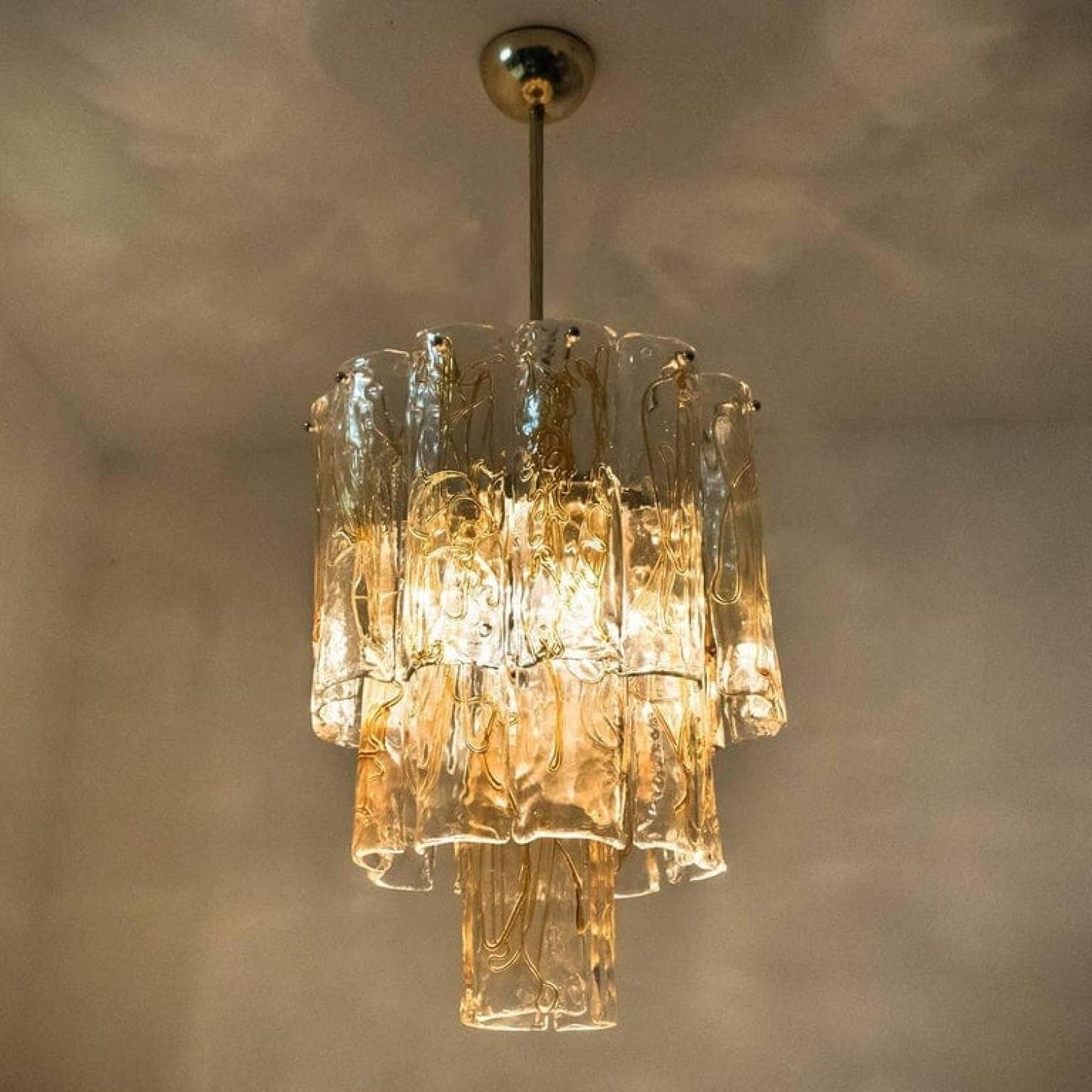Lampadario in ottone con vetro trasparente e ambra a spirale di Doria, 1970 in vendita 1