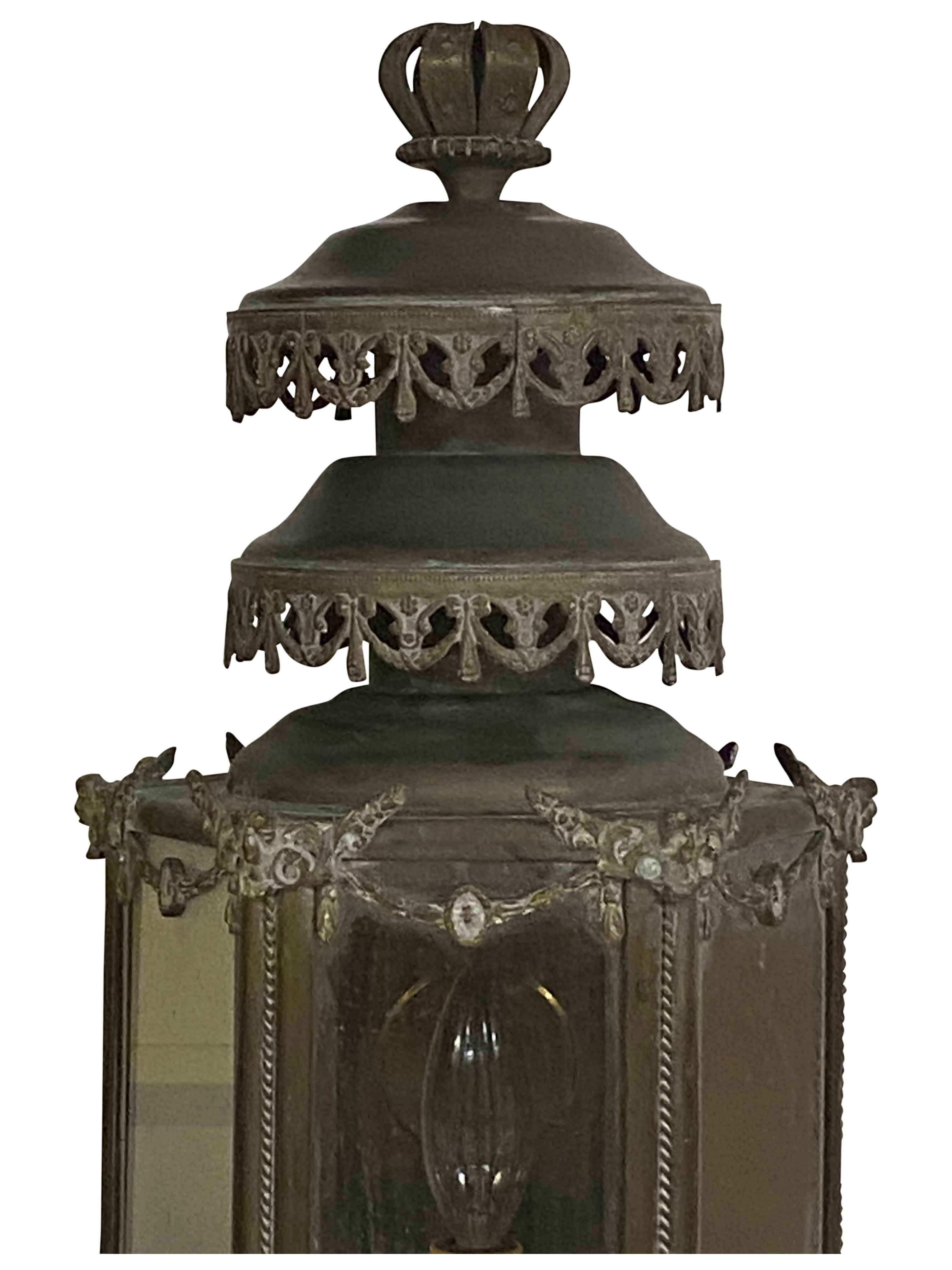 Brass Coaching Lantern, Late 19th Century Later Electrified In Good Condition In Hallowell, US