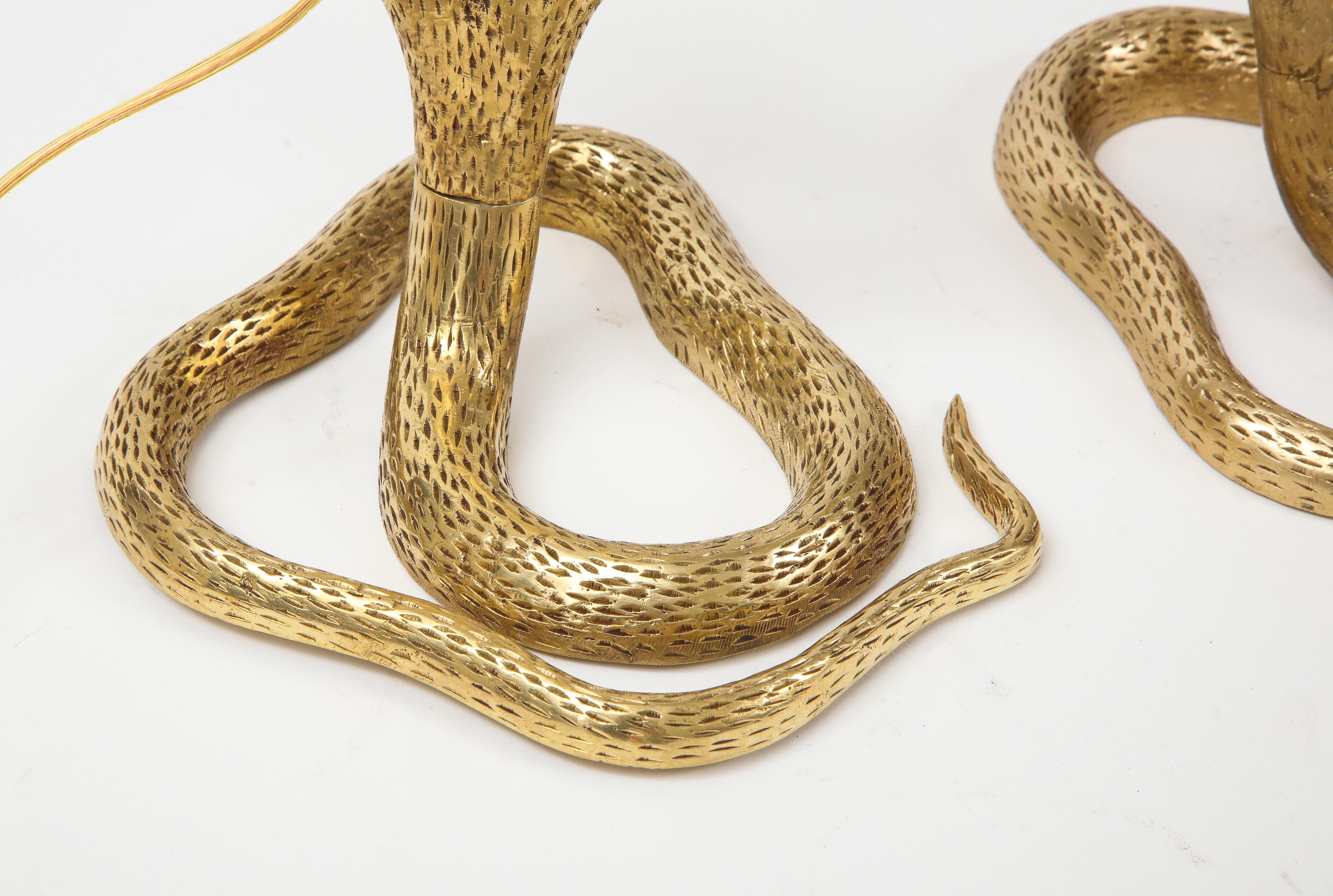20ième siècle Lampes cobra en laiton de style Maison Jansen en vente