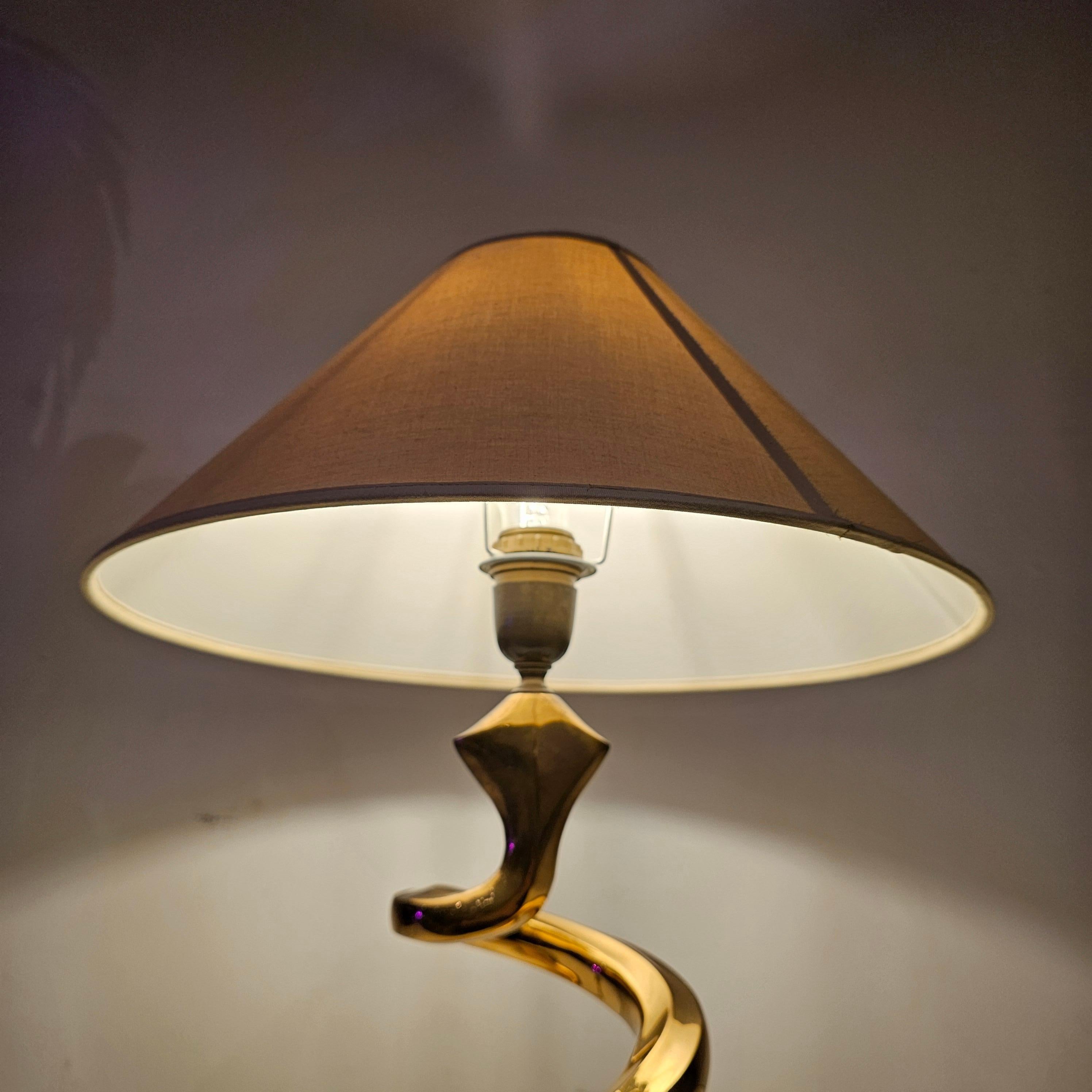 Mid-Century Modern Brass Cobra Minimalistic Table Lamp For Sale