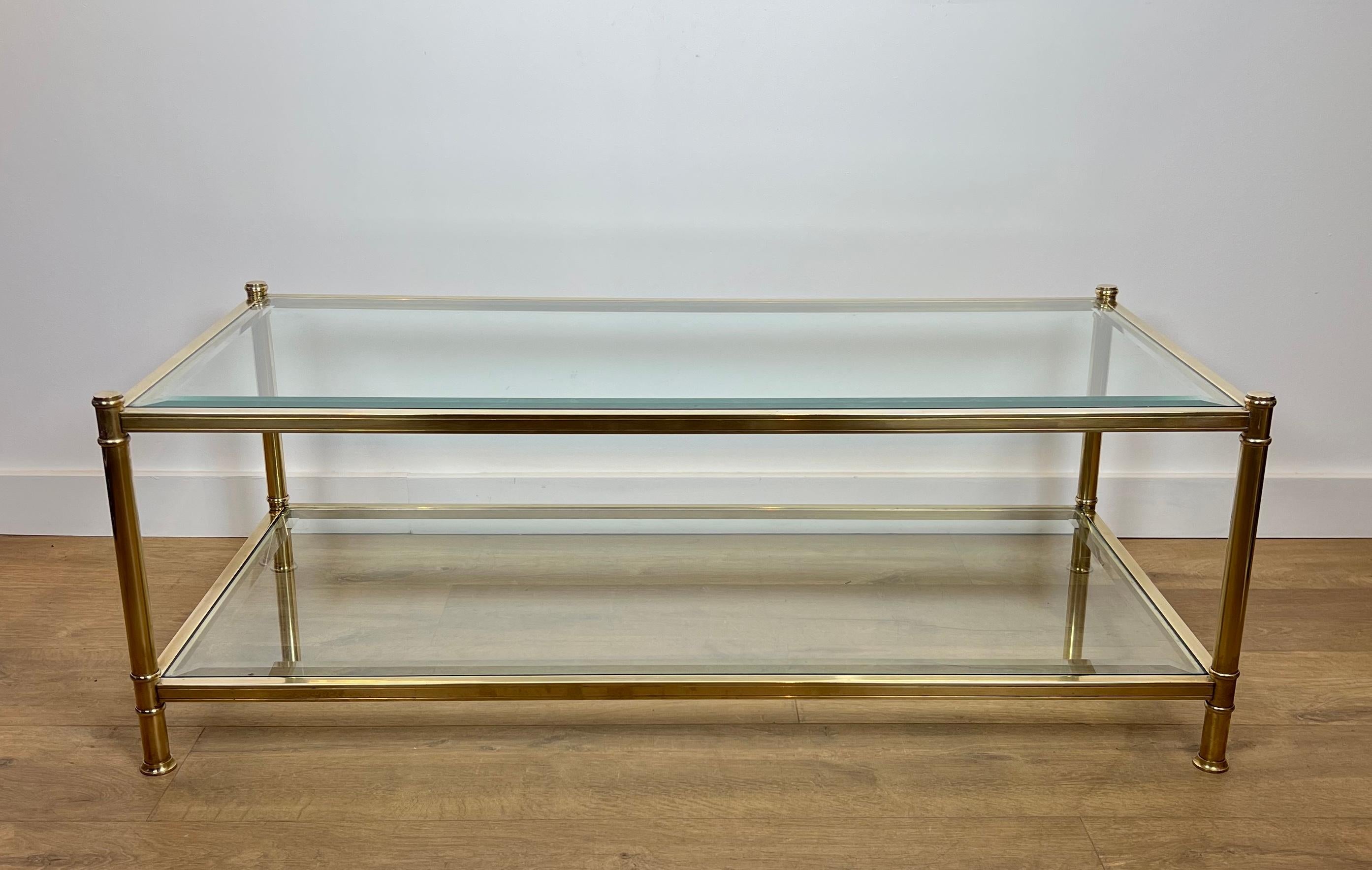Mid-Century Modern Table basse en laiton de Roche Bobois. Circa 1970