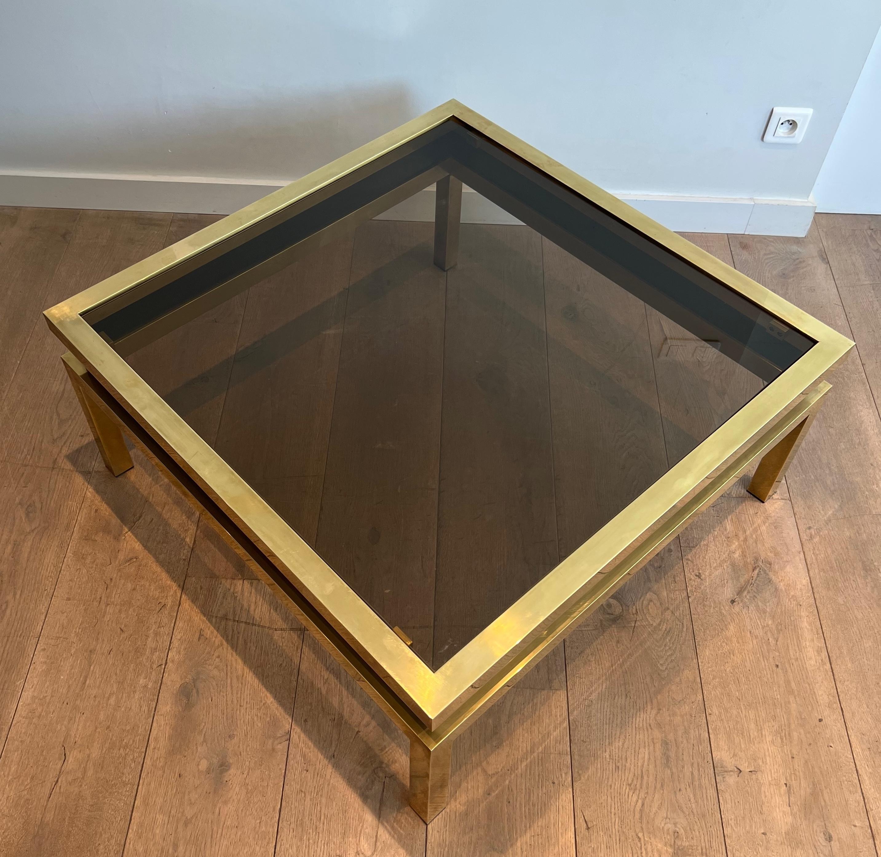 Table basse en laiton avec laque noire et plateau en verre fumé par Guy Lefèvre en vente 6
