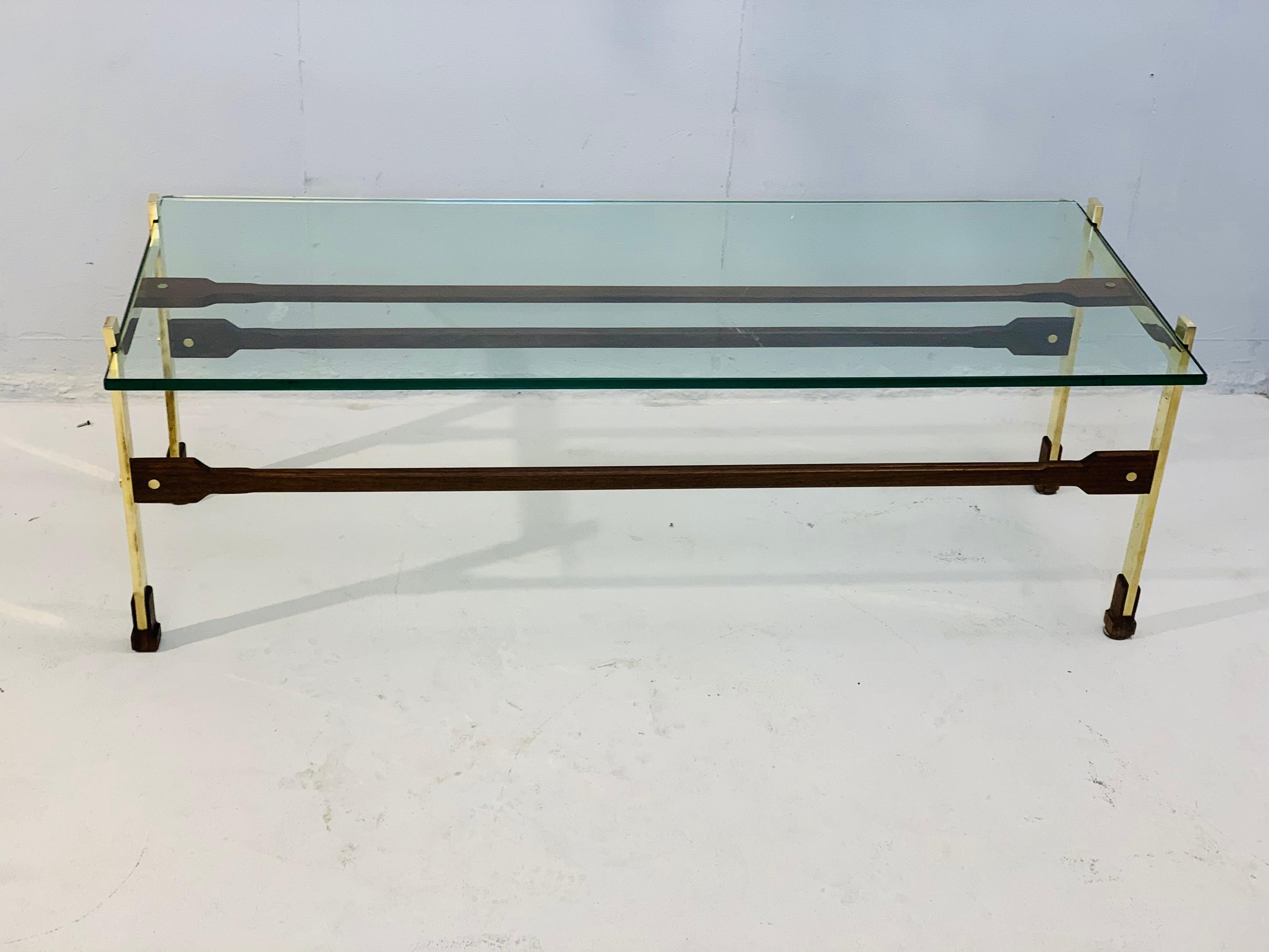 Table basse en laiton moderne du milieu du siècle avec plateau en verre