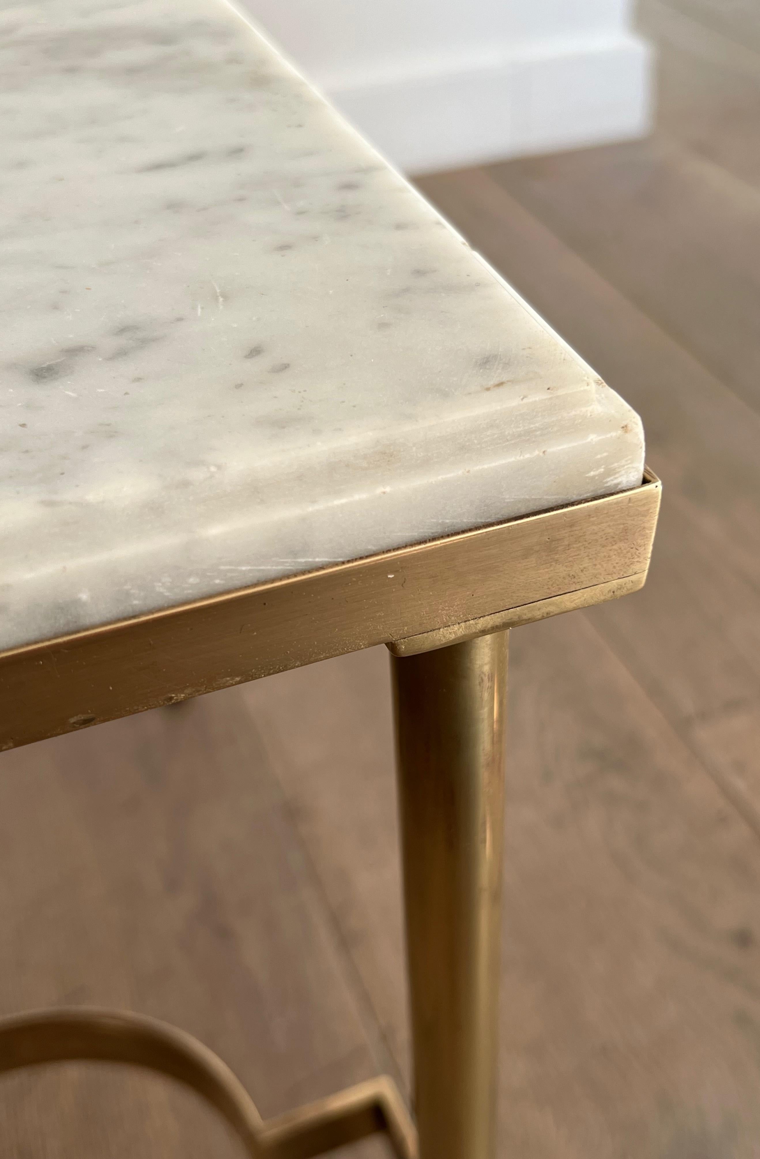 Table basse en laiton avec plateau en marbre par Maison Jansen en vente 9
