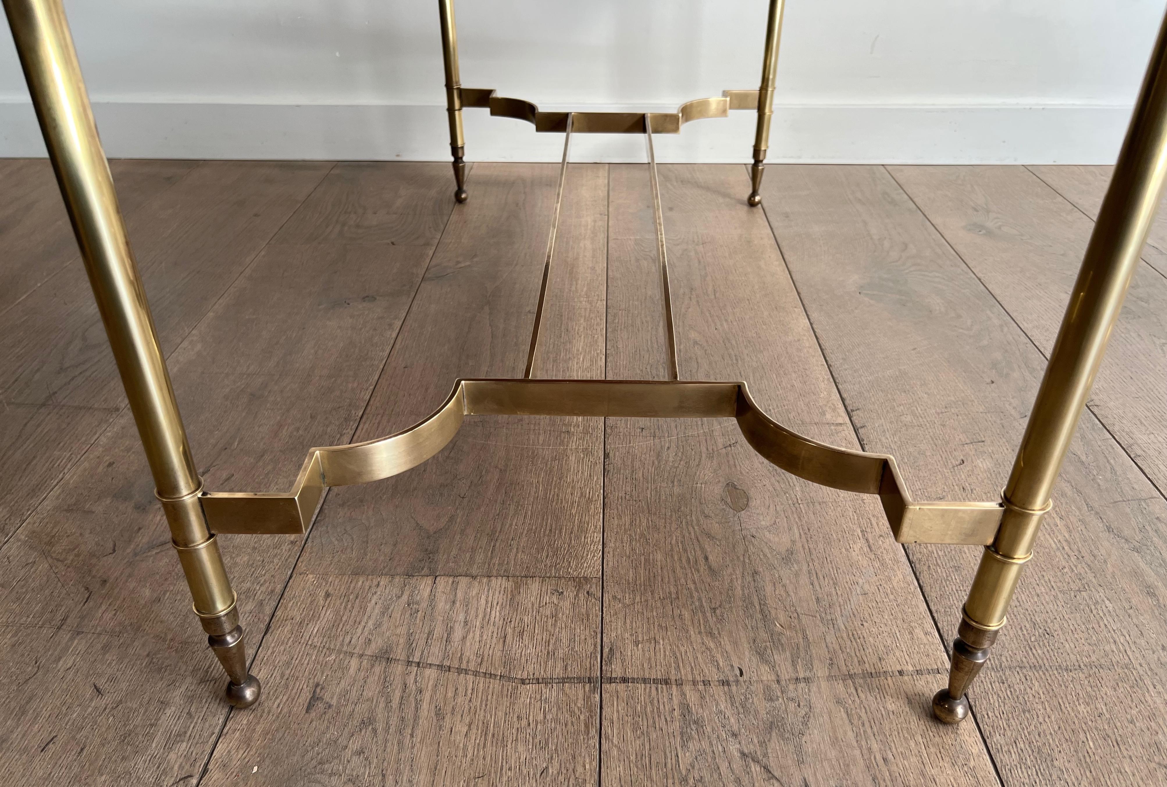 Laiton Table basse en laiton avec plateau en marbre par Maison Jansen en vente