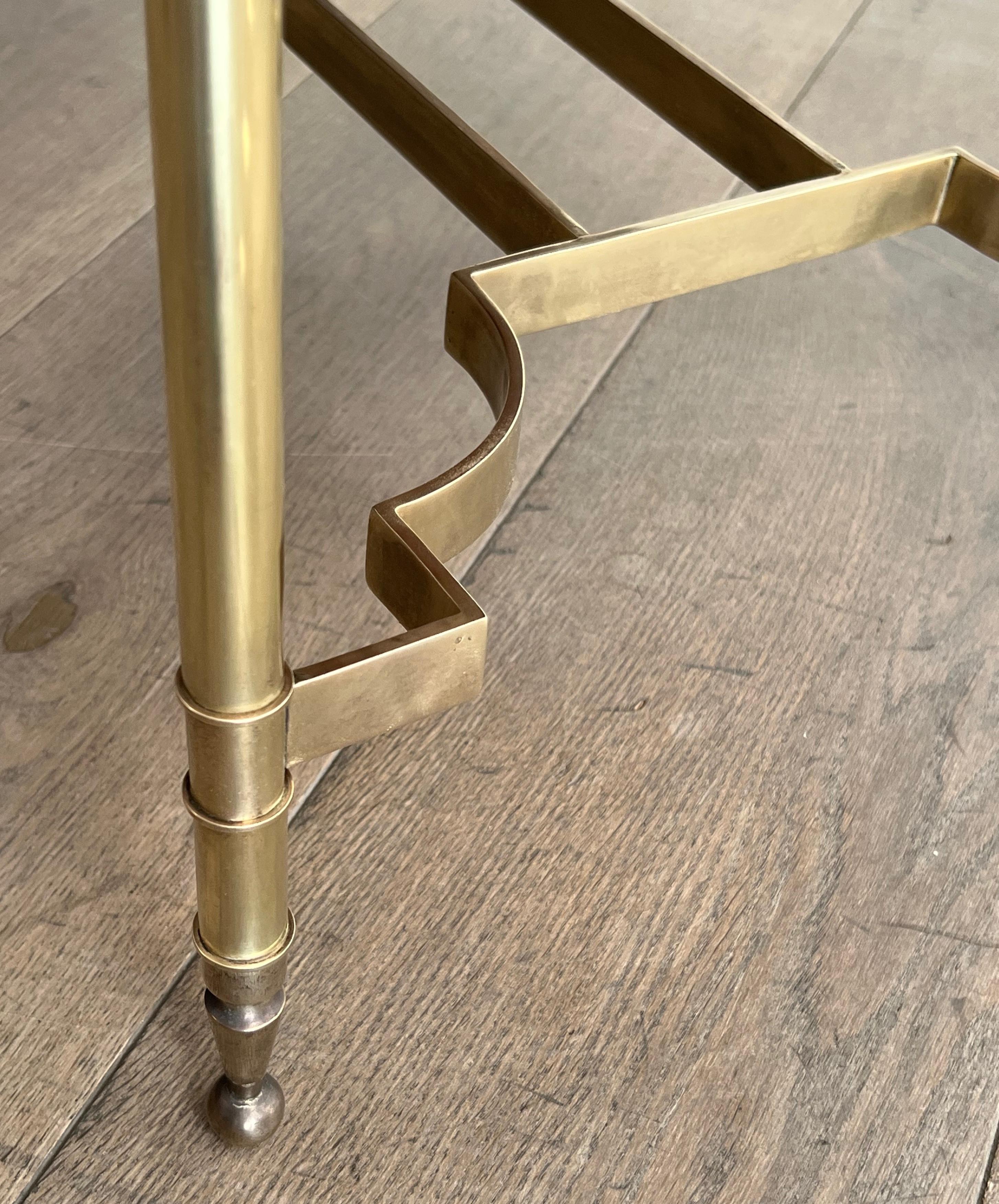 Table basse en laiton avec plateau en marbre par Maison Jansen en vente 2