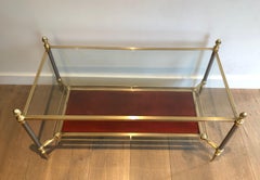 Couchtisch aus Messing mit rotem Lederregal von Maison Jansen