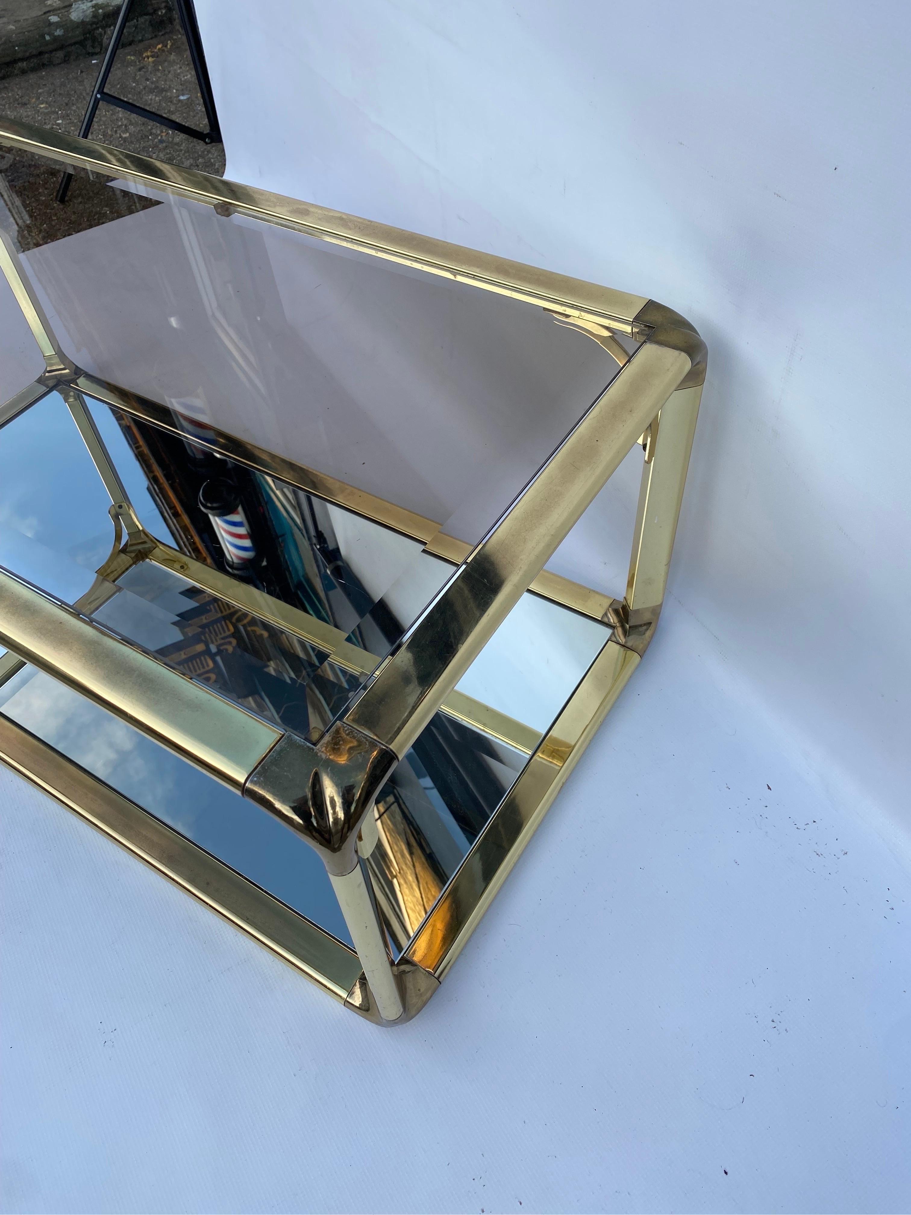 Table basse à deux niveaux avec miroir en verre Hollywood Regency, années 1970, Italie en vente 5