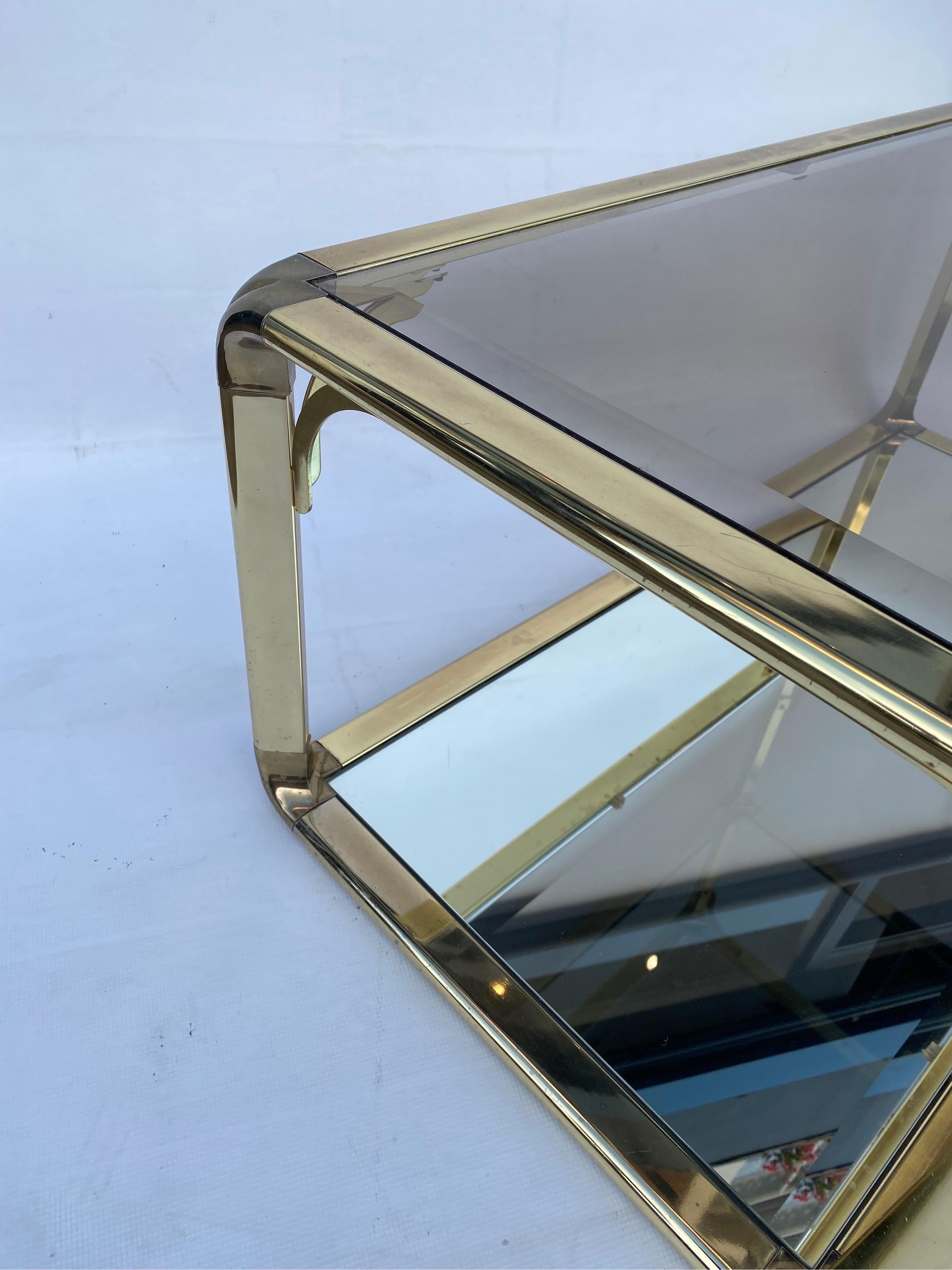 Table basse à deux niveaux avec miroir en verre Hollywood Regency, années 1970, Italie en vente 2