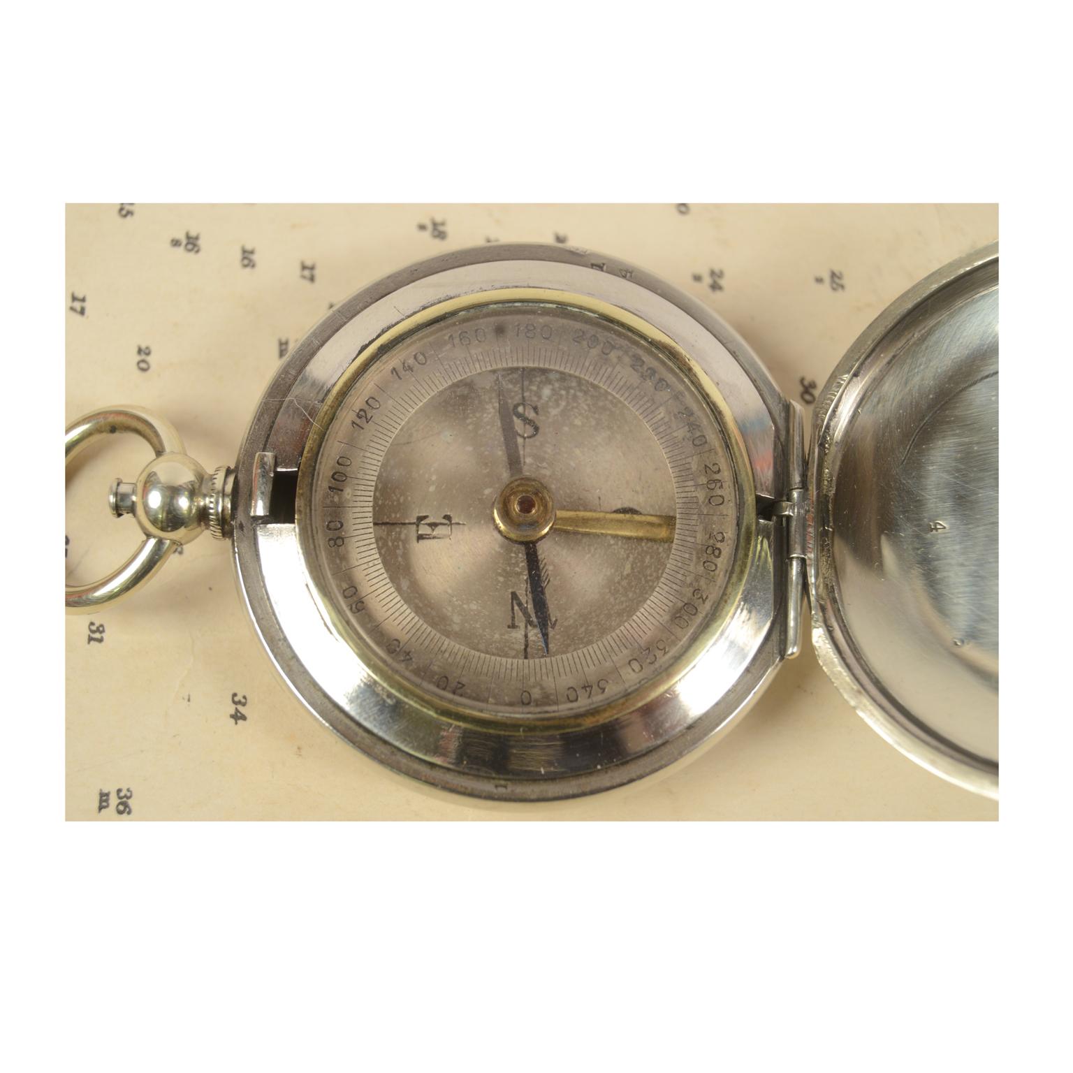 Early 20th Century Brass  Magnetic Pocket Compass French Manufacture, 1920s with goniometric circle