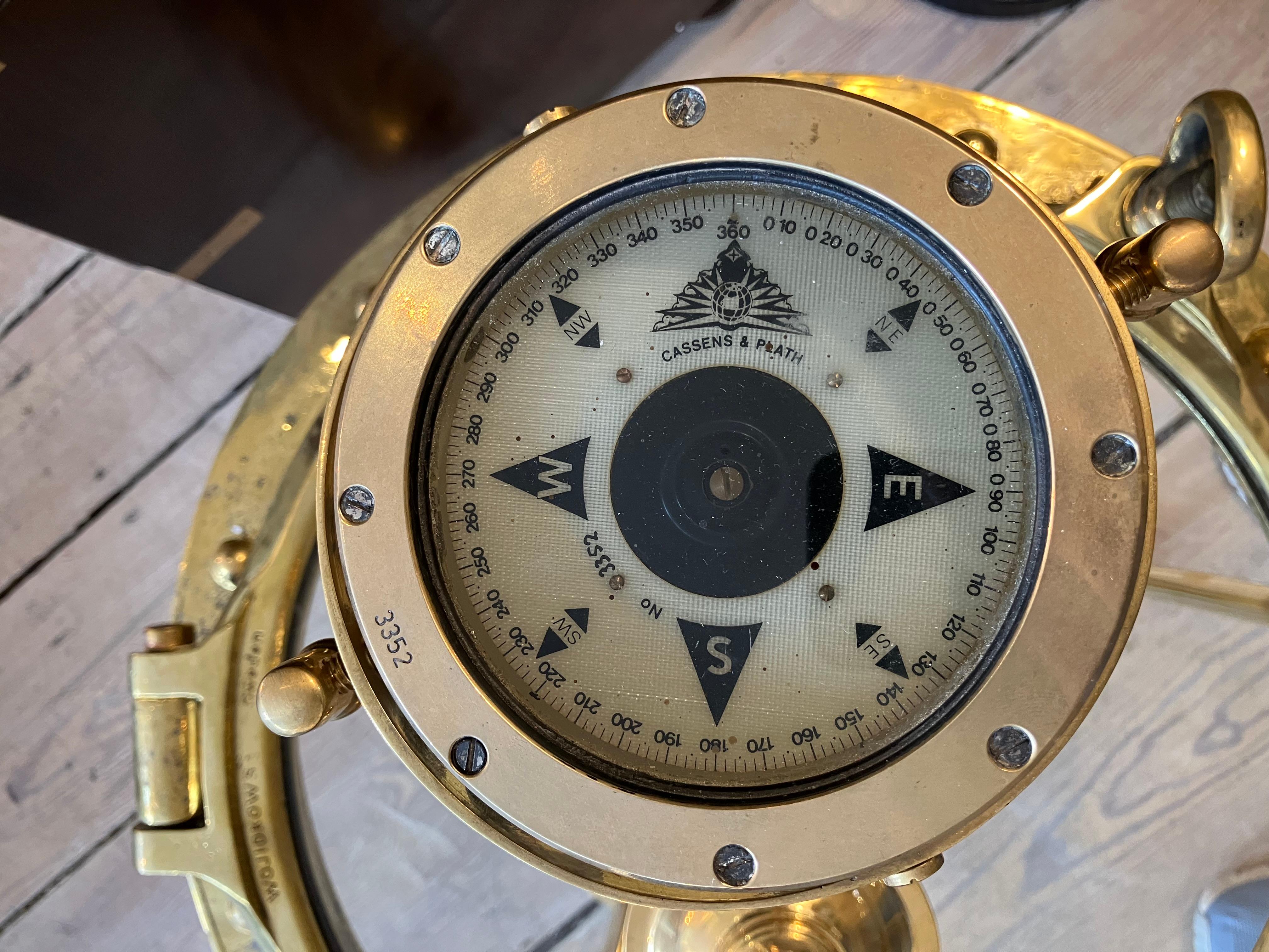 Brass Compass on Stand by Cassens and Plath, English In Good Condition For Sale In Nantucket, MA