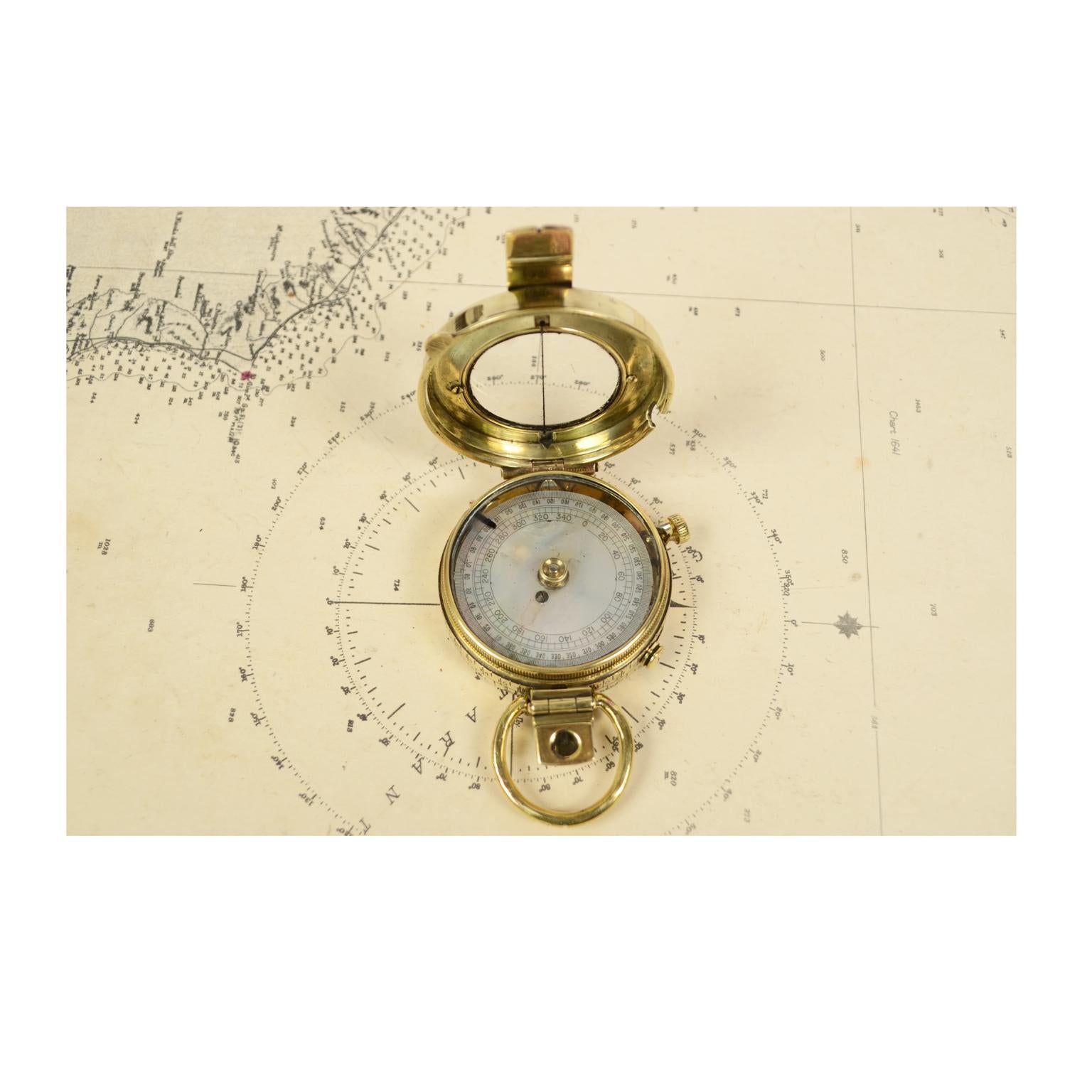 Antique Navigation Brass Compass made in 1918 and Supplied to British Officers  In Good Condition In Milan, IT