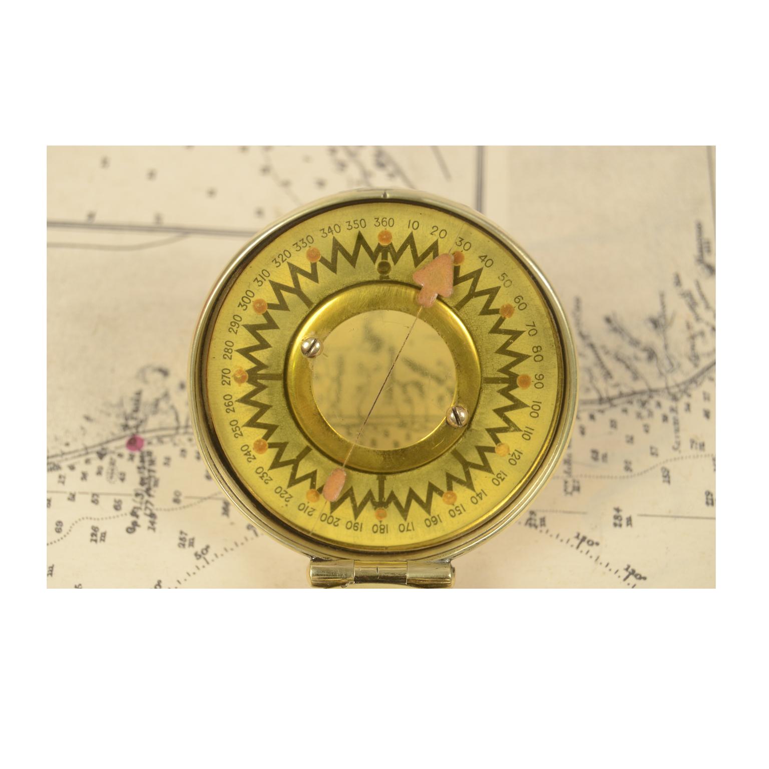 Brass Compass the Magnapole, Early 1900s In Good Condition In Milan, IT