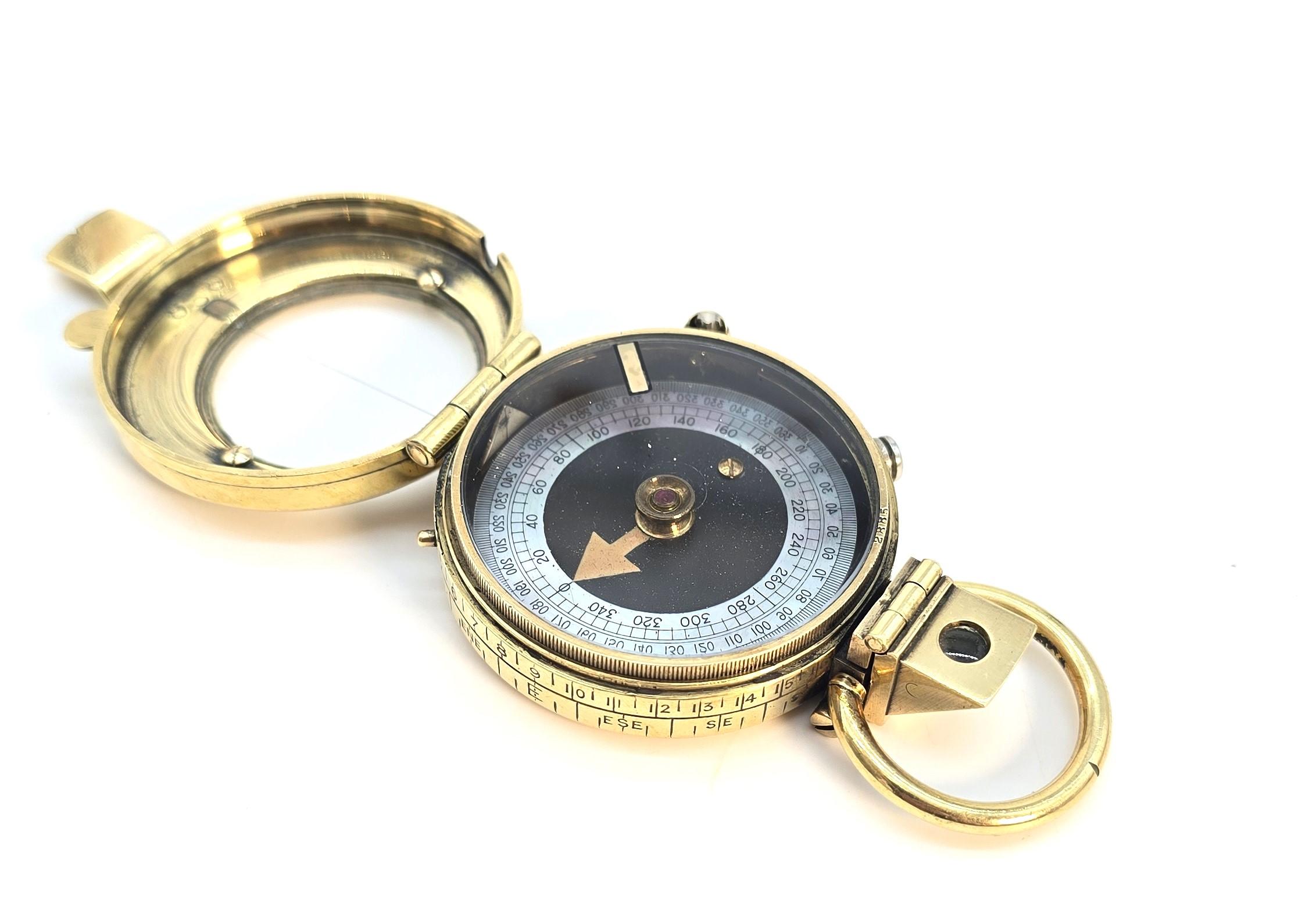 20ième siècle Boussole en laiton avec cadran en nacre de la période de la Première Guerre mondiale, Angleterre vers 1914 en vente