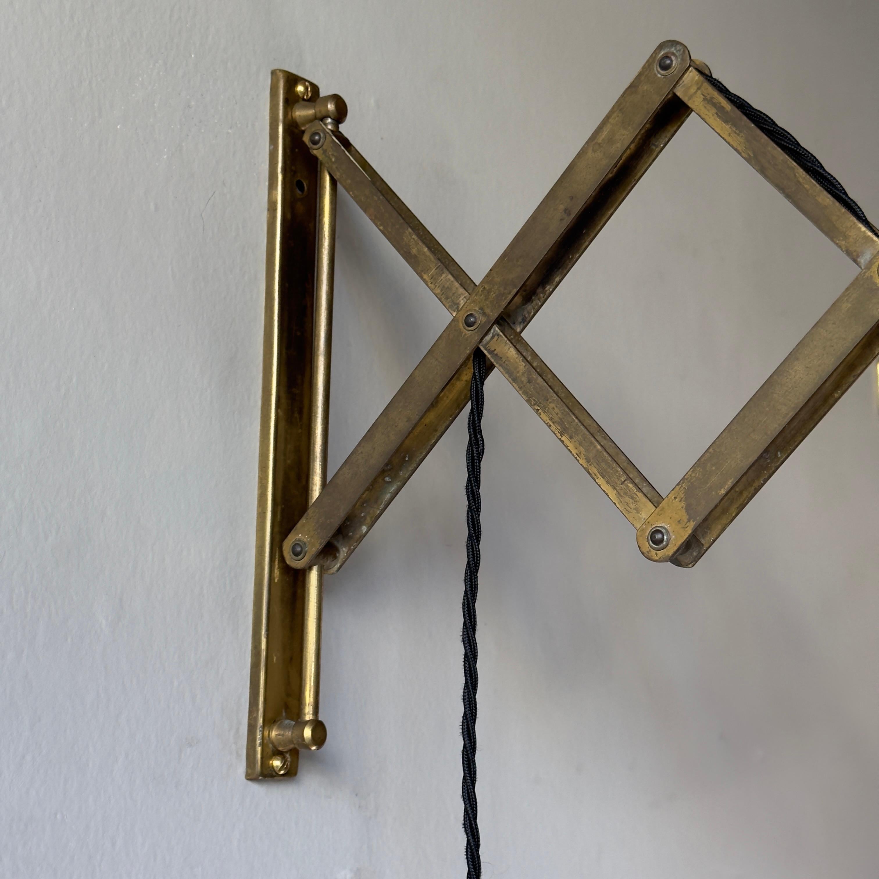 Mid-Century Modern Brass Concertina Wall Light, Italy, 1950s