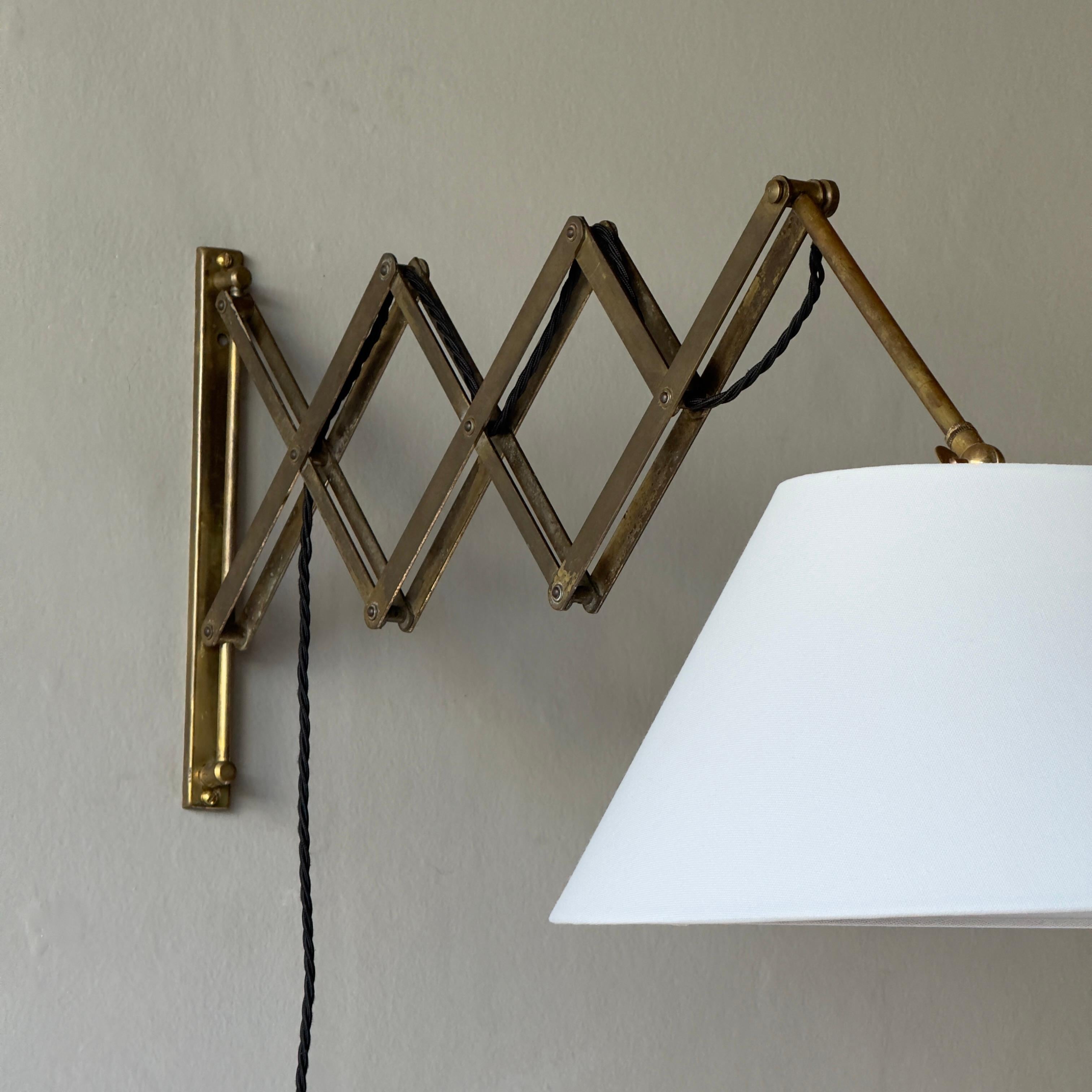 Brass Concertina Wall Light, Italy, 1950s In Good Condition In London, GB