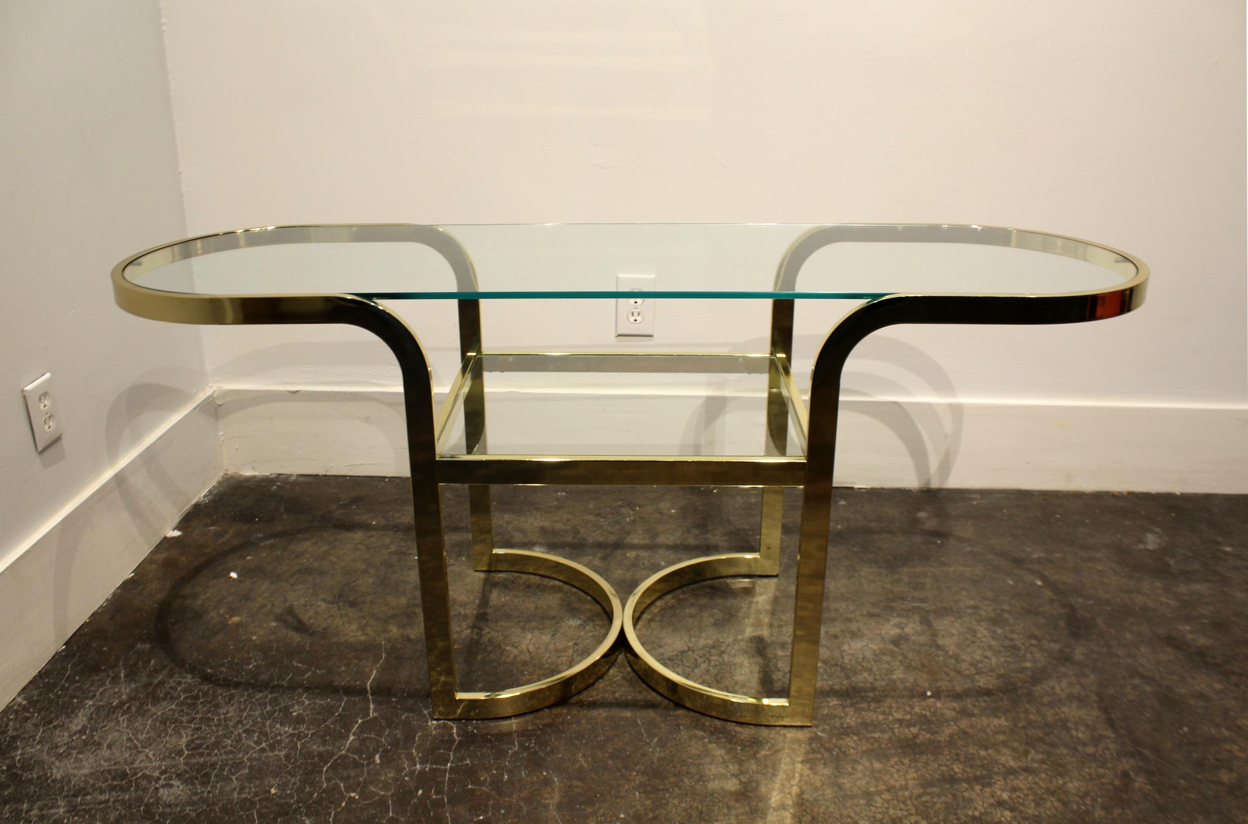Brass Console Cafe Table with Pink Chairs by DIA Design Institute of America (20. Jahrhundert) im Angebot