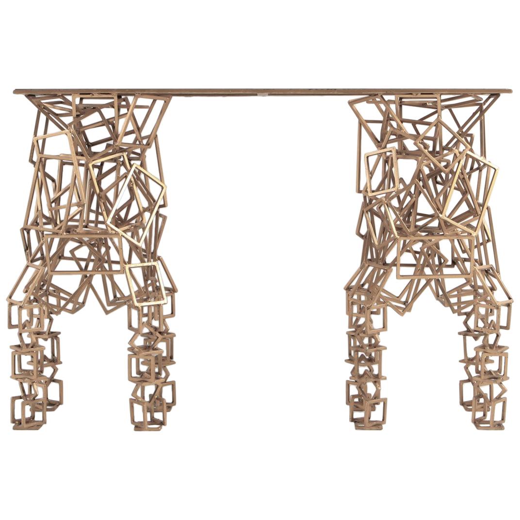 Table console composée de rectangles et de carrés en métal doré, France, années 1970.

Pièce éclectique qui s'intègre bien dans un intérieur Hollywood Regency inspiré de la Maison Jansen ou de Willy Rizzo.

Nous pouvons installer un plateau