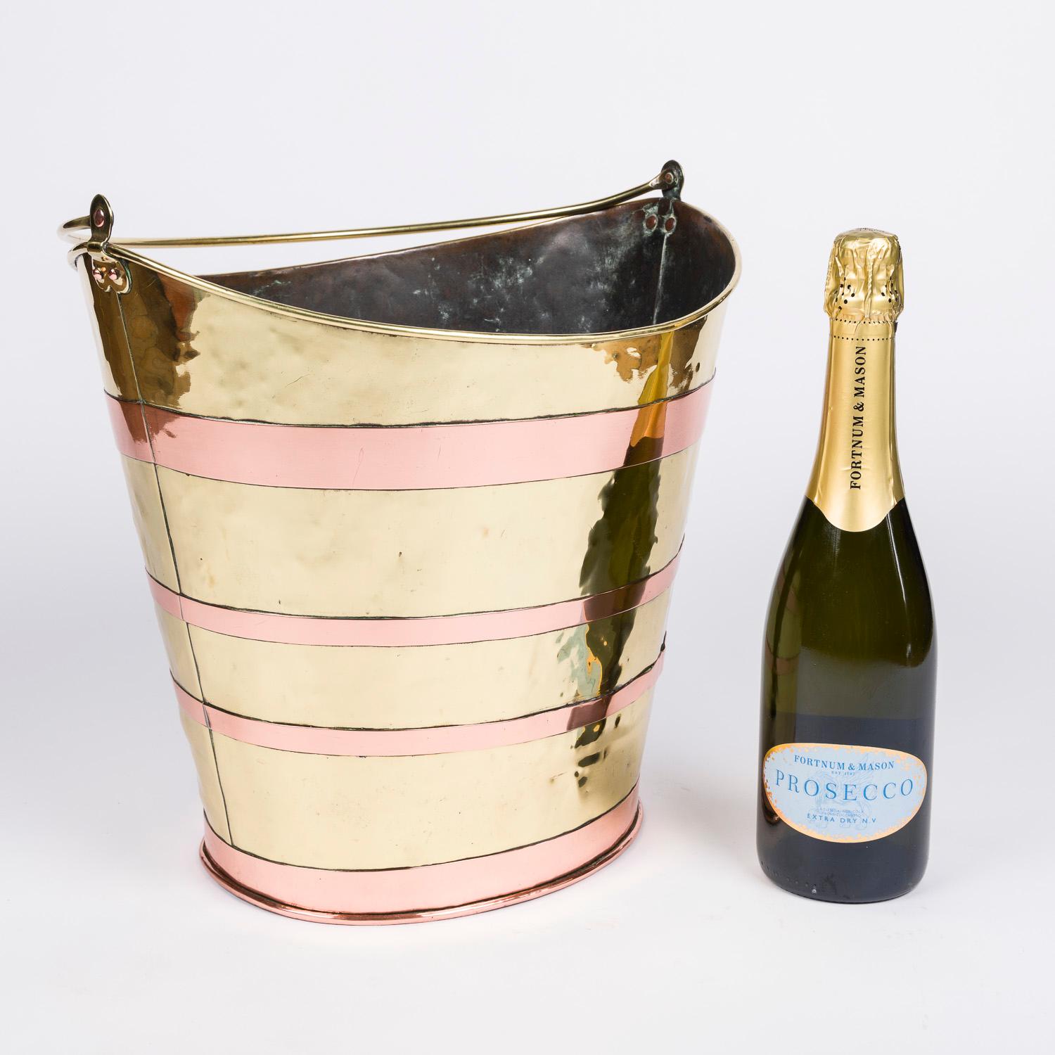 Brass & copper Dutch Oyster bucket For Sale 3