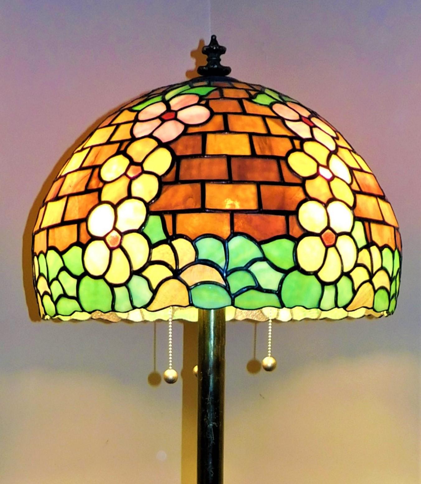 floor lamp with tiffany style shade