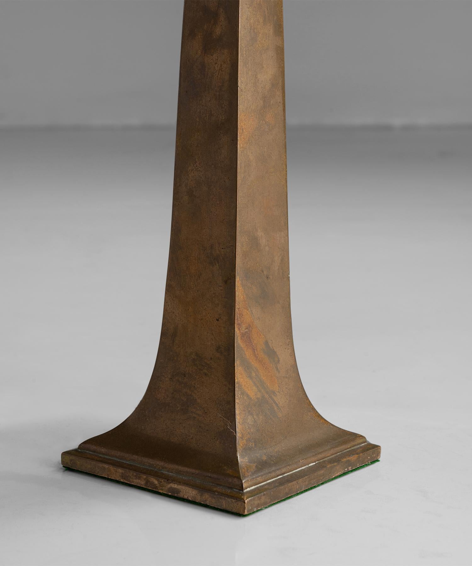 Brass & copper table lamp

England Circa 1920

Patinated copper shade with cast brass stand.

Measures: 11”diameter x 27” height.