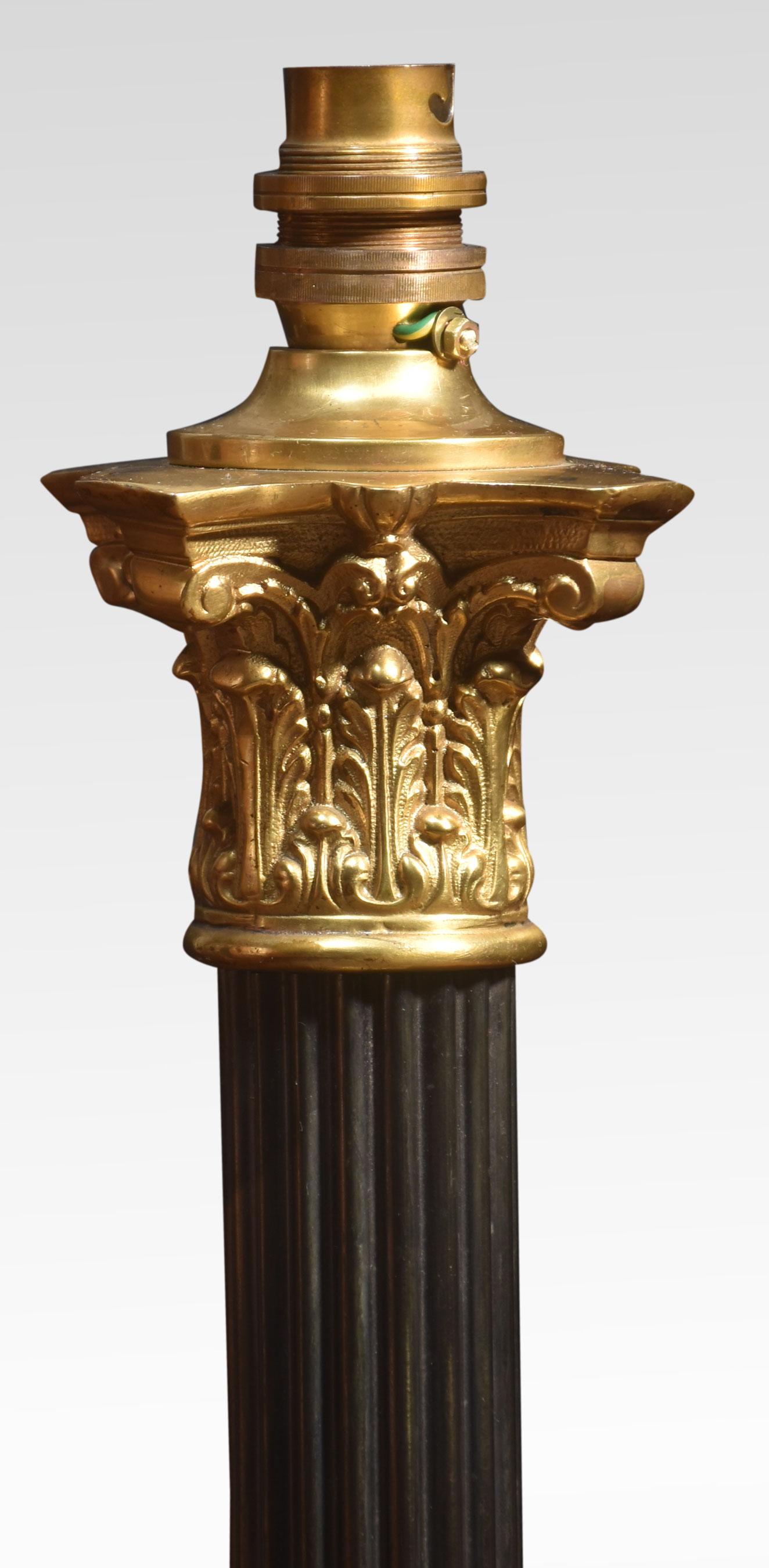 Brass corinthian column table lamp In Good Condition For Sale In Cheshire, GB
