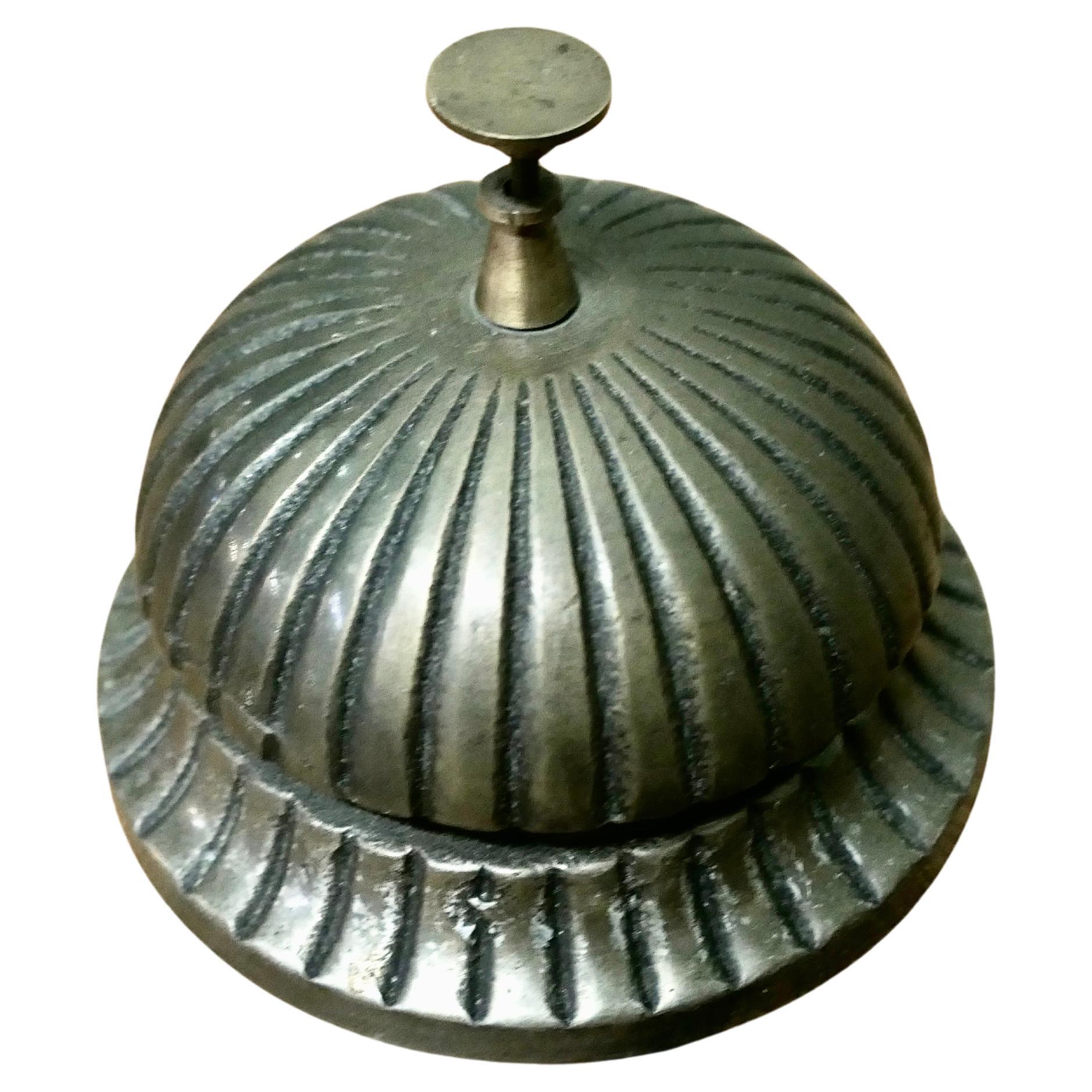 Cloche de courtoisie de comptoir en laiton, cloche de réception Fabriquée en laiton massif