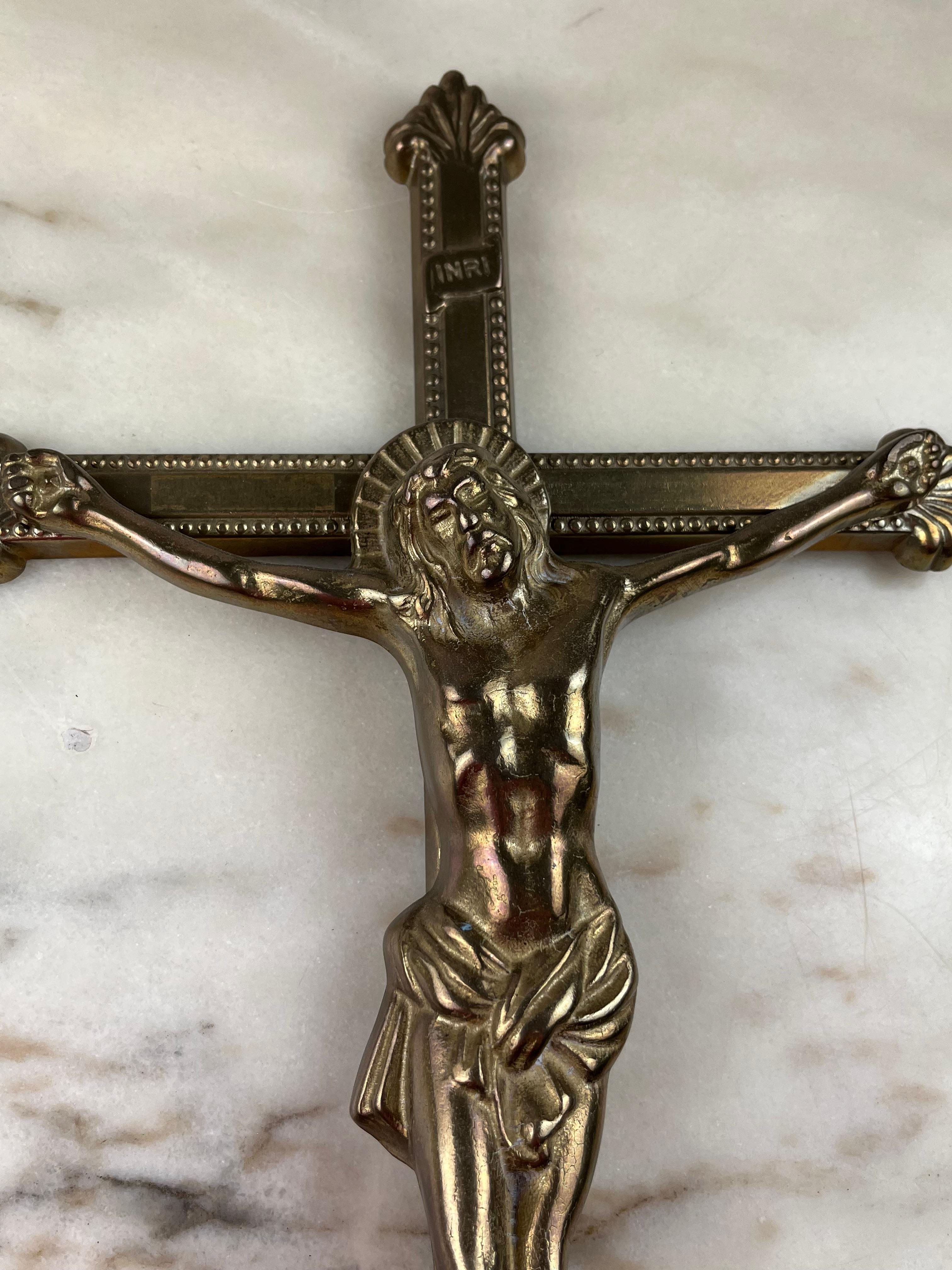 Kruzifix aus Messing, Italien, 1960er Jahre
Es gehörte einer älteren Tante meiner Eltern.
Kleine Zeichen der Zeit.