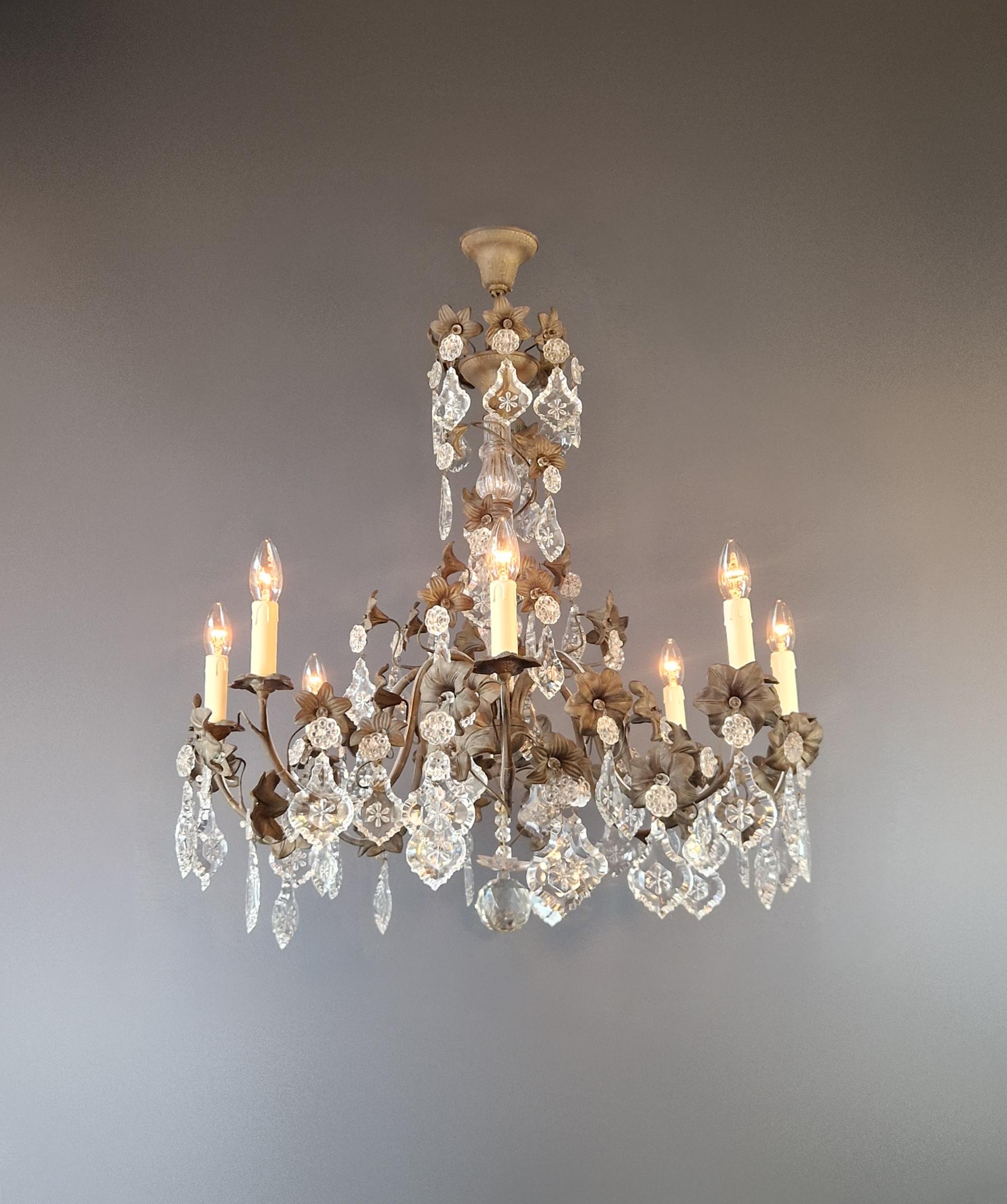 Introducing our Exquisite Antik Chandelier – a masterpiece of elegance and style that seamlessly complements any space with a touch of timeless beauty. With its stunning details and compact dimensions, this chandelier infuses your home with a touch