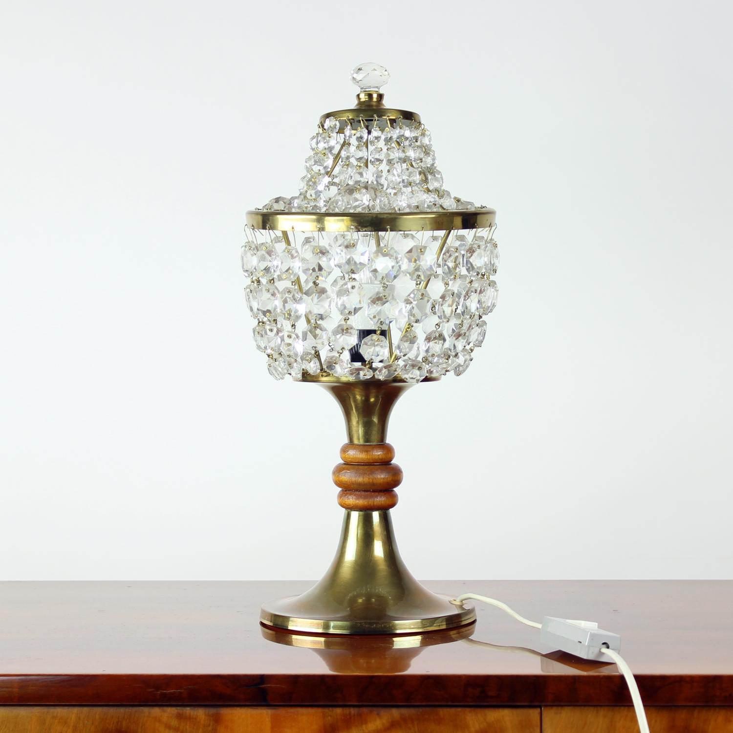 Brass & Crystal Table Lamp, Czechoslovakia 1970s finales del siglo XX en venta