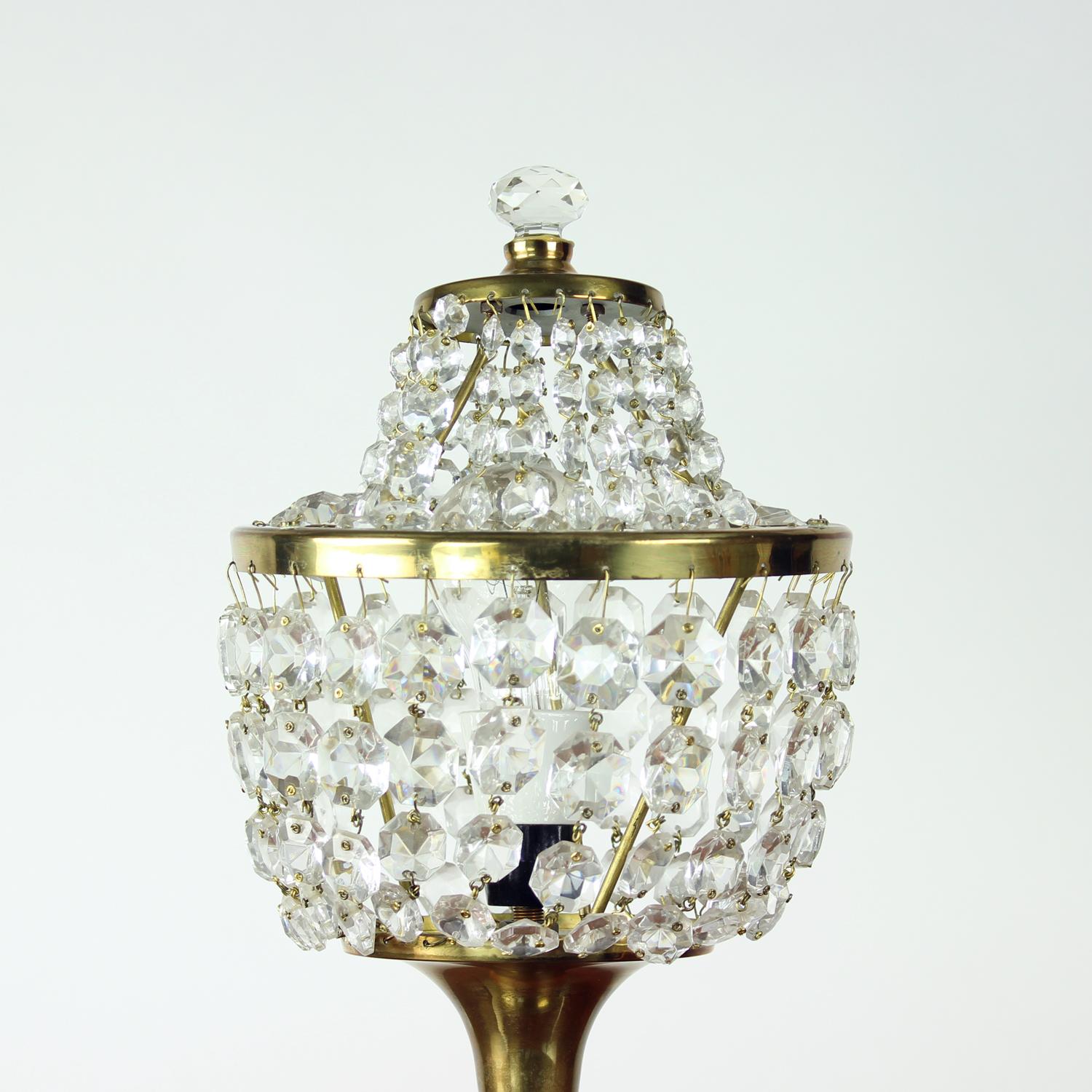 Brass & Crystal Table Lamp, Czechoslovakia 1970s en venta 1