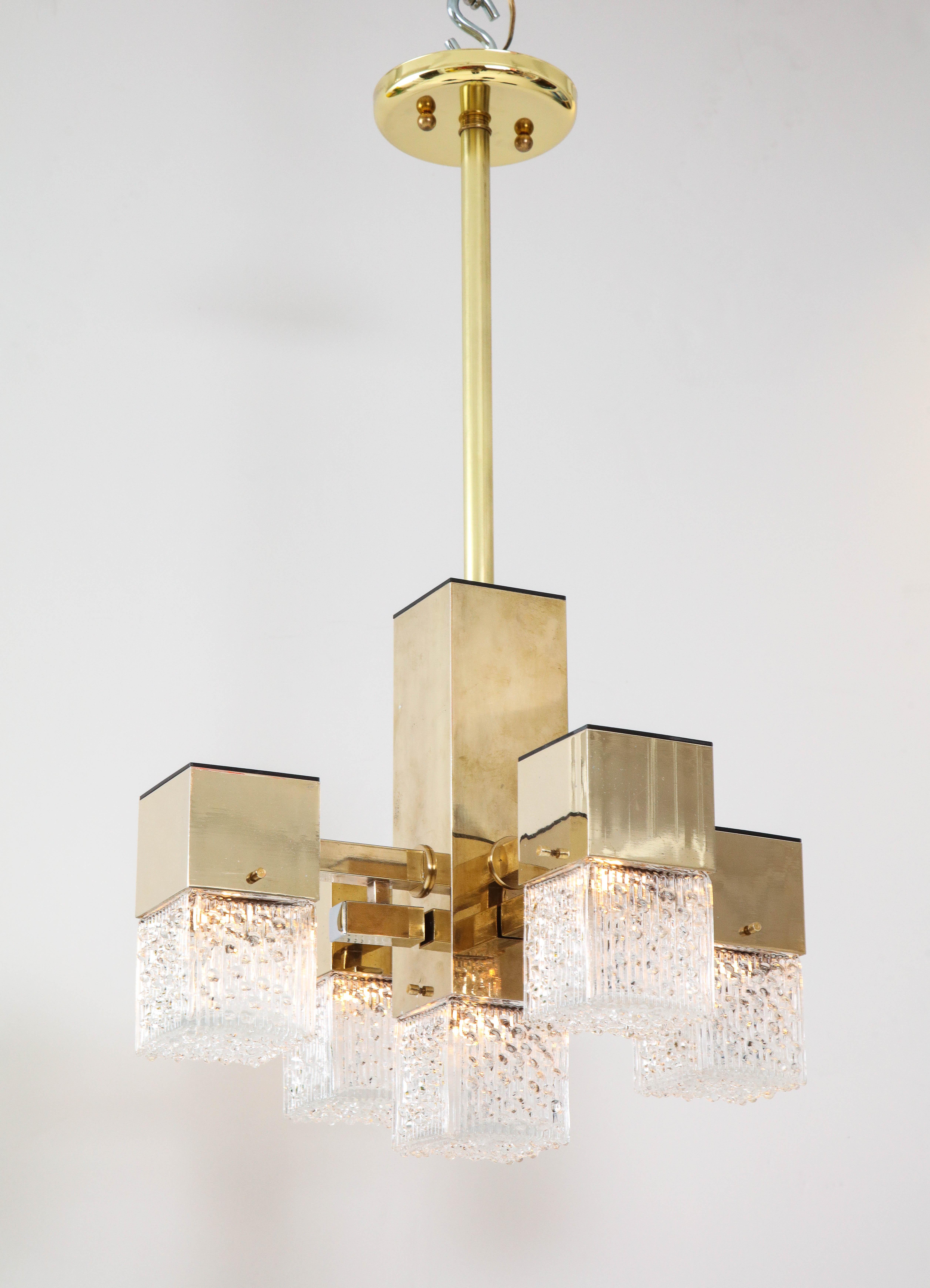 Brass cubic chandelier by sciolari
The brass frame which has a wonderful patina has been newly rewired for the US
with candelabra sockets and comes complete with a brass rod and ceiling canopy.