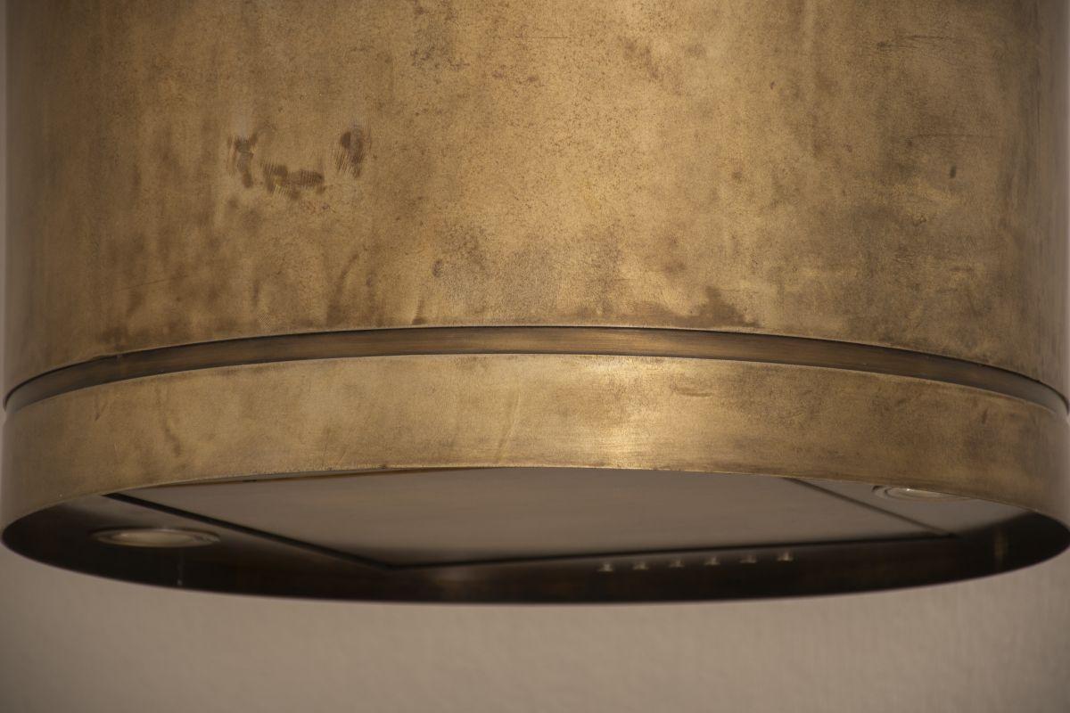 Zylinder Range Hood aus Messing – OLIVIA 2.0 – Sonderanfertigung im Zustand „Neu“ im Angebot in New York, NY