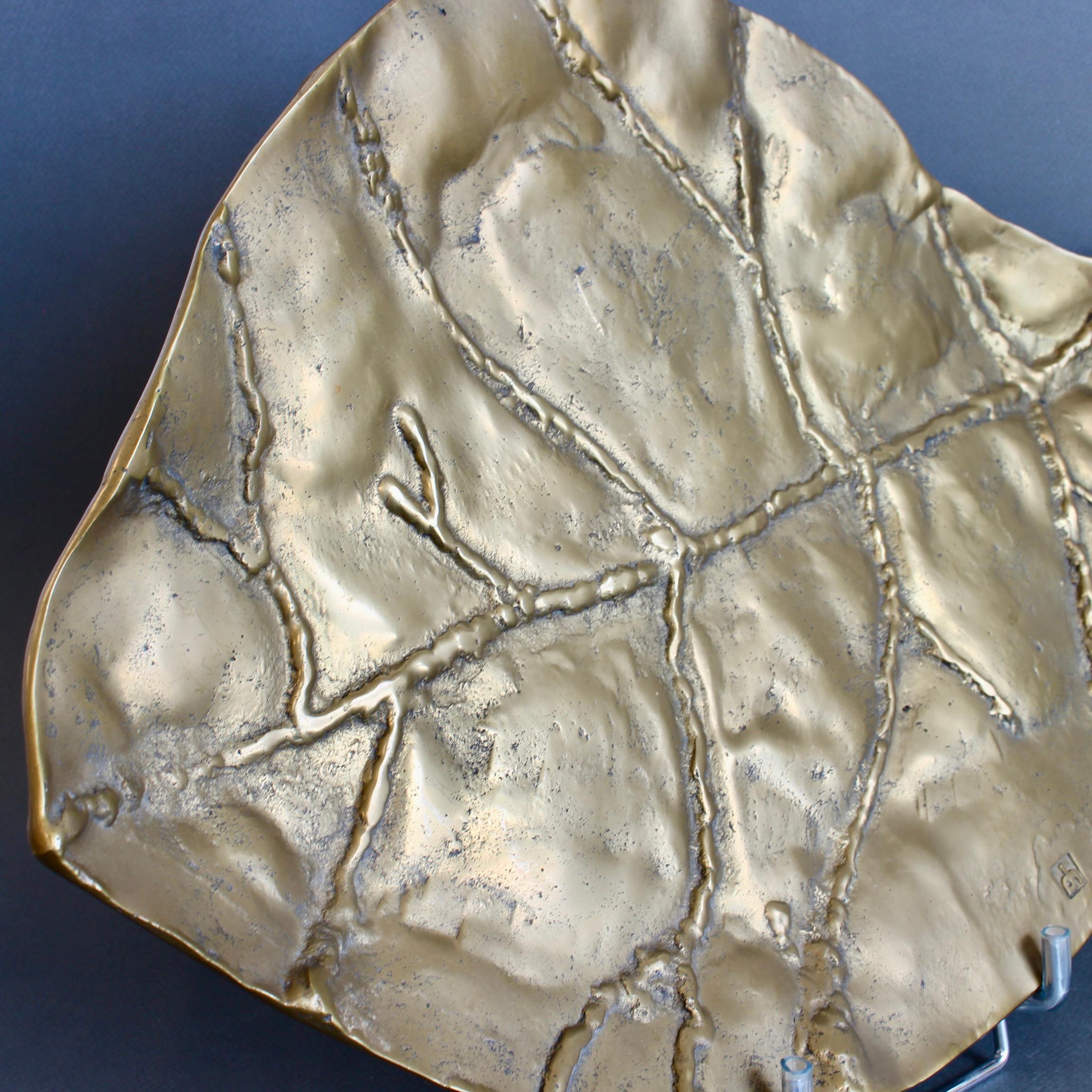 Vassoio decorativo in ottone con foglie di David Marshall (circa anni '80) in vendita 7