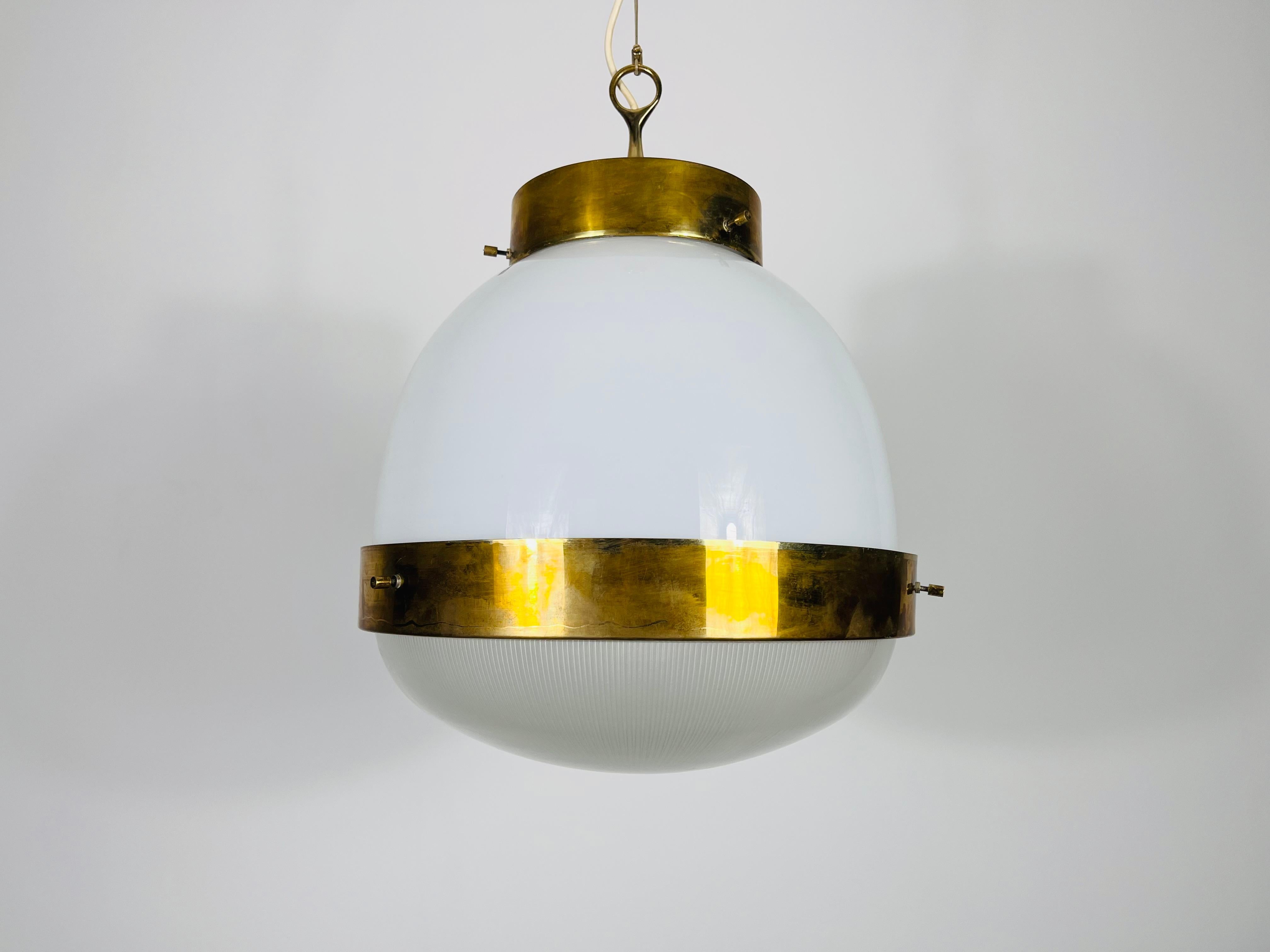 Lustre Delta Grande de Sergio Mazza pour Artemide, Italie, années 1960 en vente 2