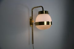 Lampada da parete "Delta" in ottone di Sergio Mazza per Artemide, Italia, anni '60