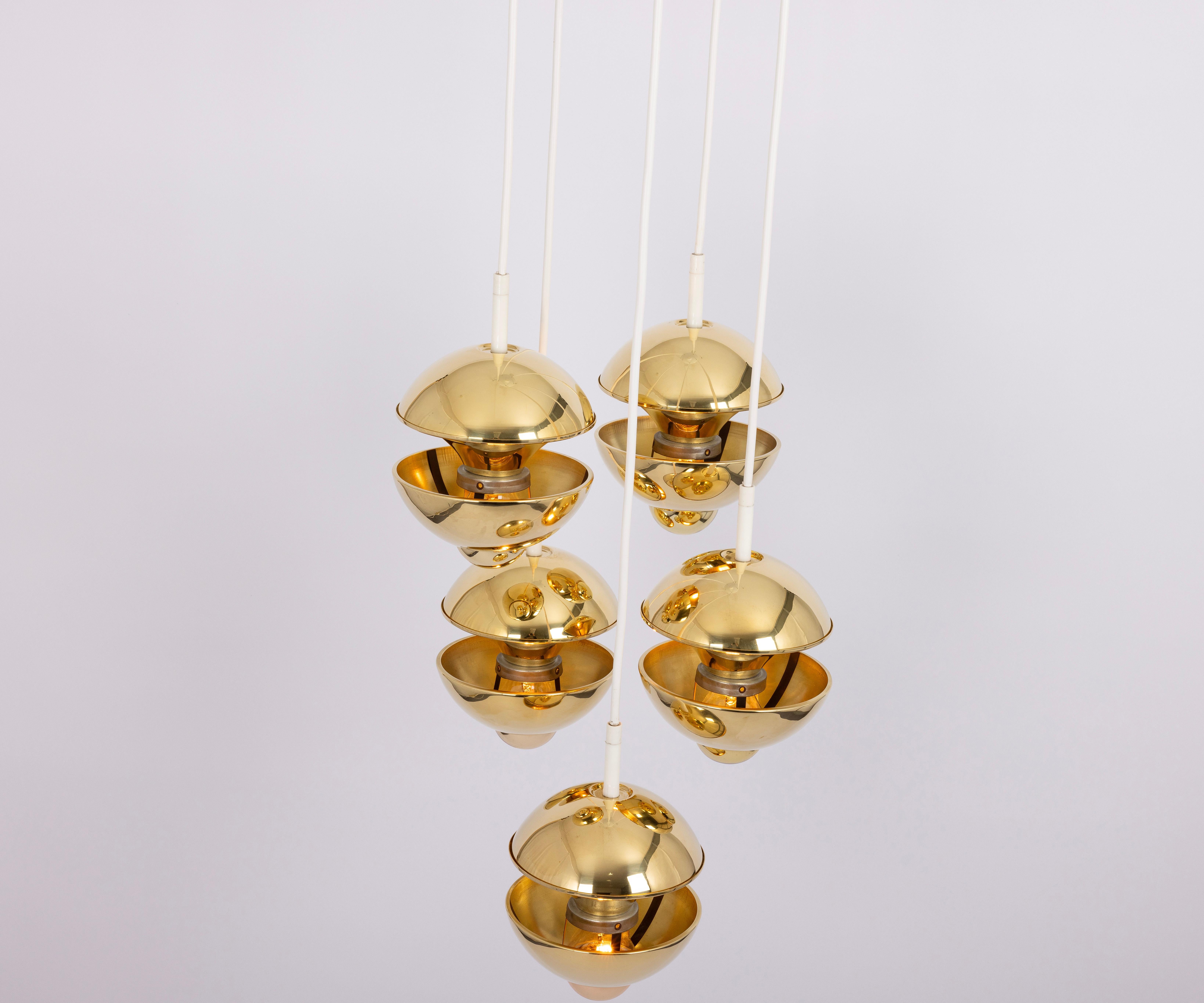 Ciondoli a cascata di design in ottone di Kaiser, Germania, anni '70 in vendita 3