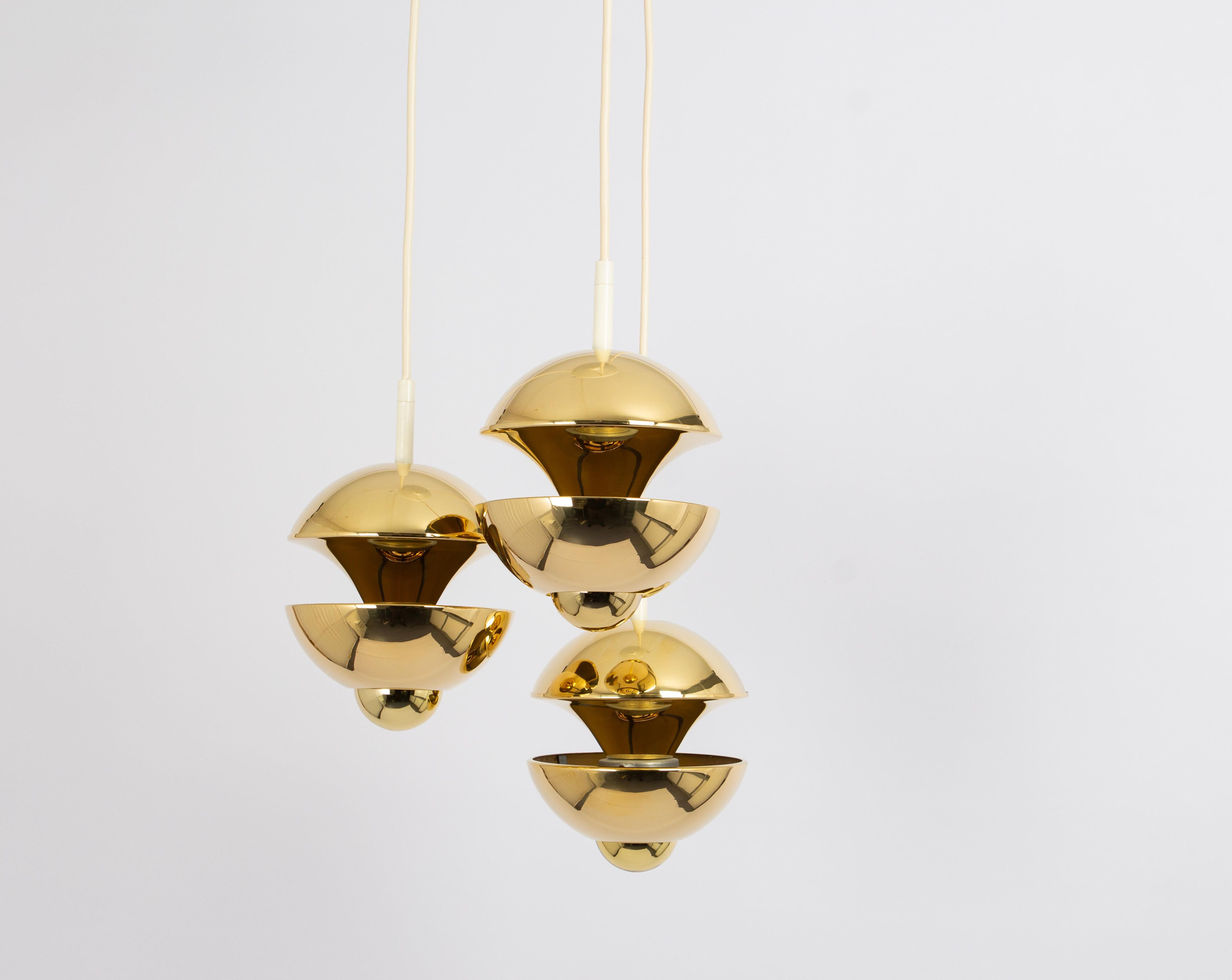 Brass Designer Cascading Pendants by Kaiser, Germany, 1970s In Good Condition For Sale In Aachen, NRW