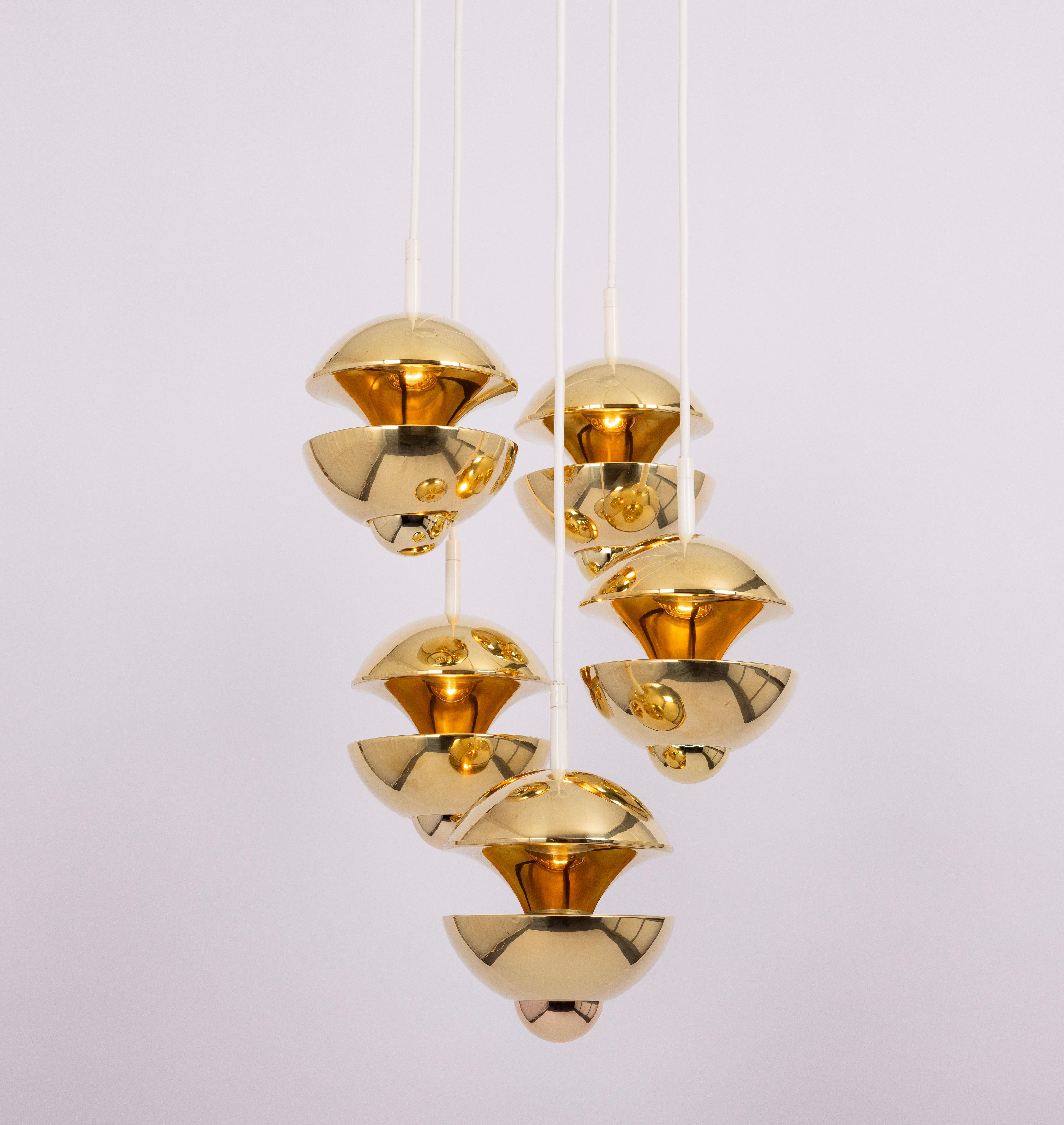 Fine XX secolo Ciondoli a cascata di design in ottone di Kaiser, Germania, anni '70 in vendita