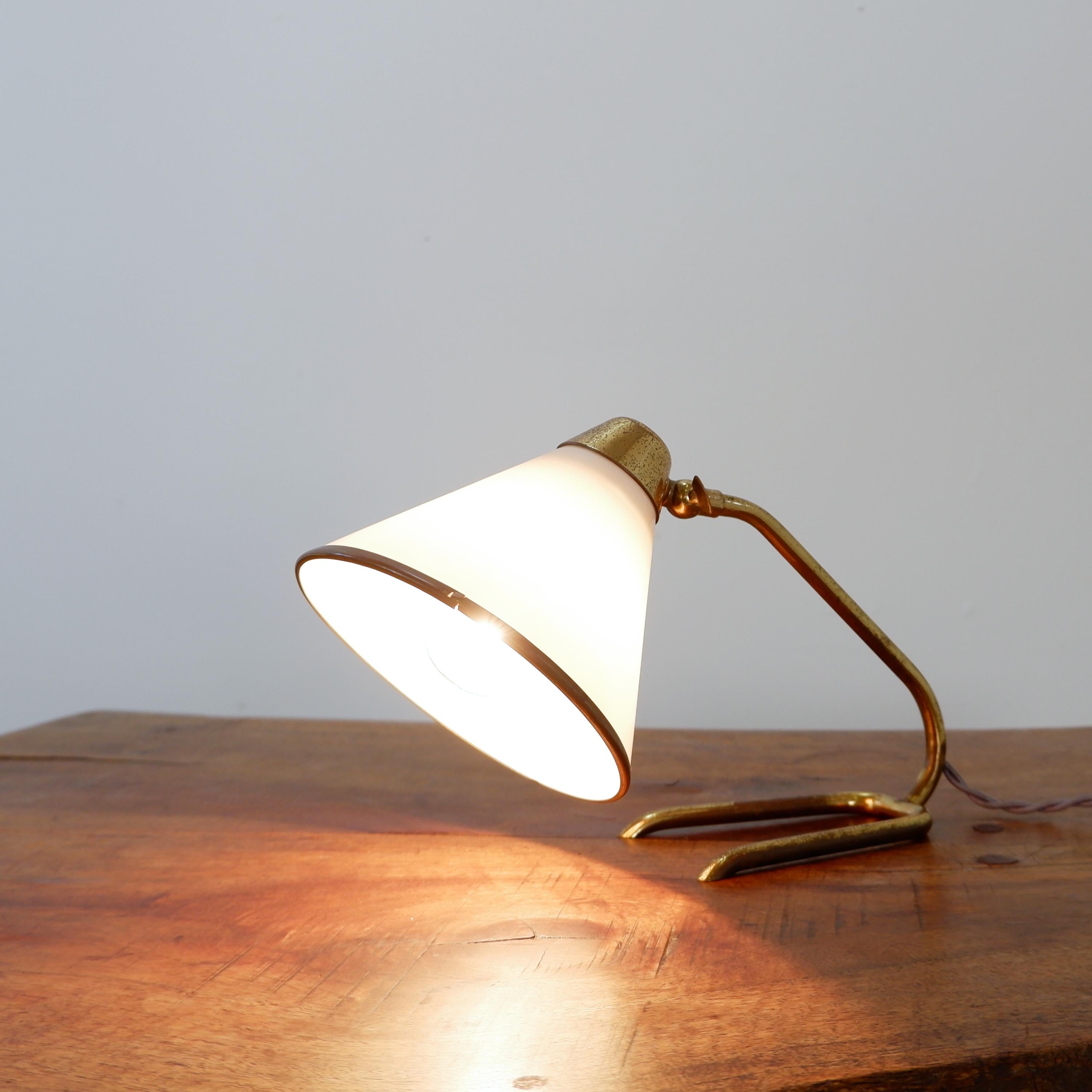 Schreibtischlampe aus Messing - 1950er Jahre (Moderne der Mitte des Jahrhunderts) im Angebot