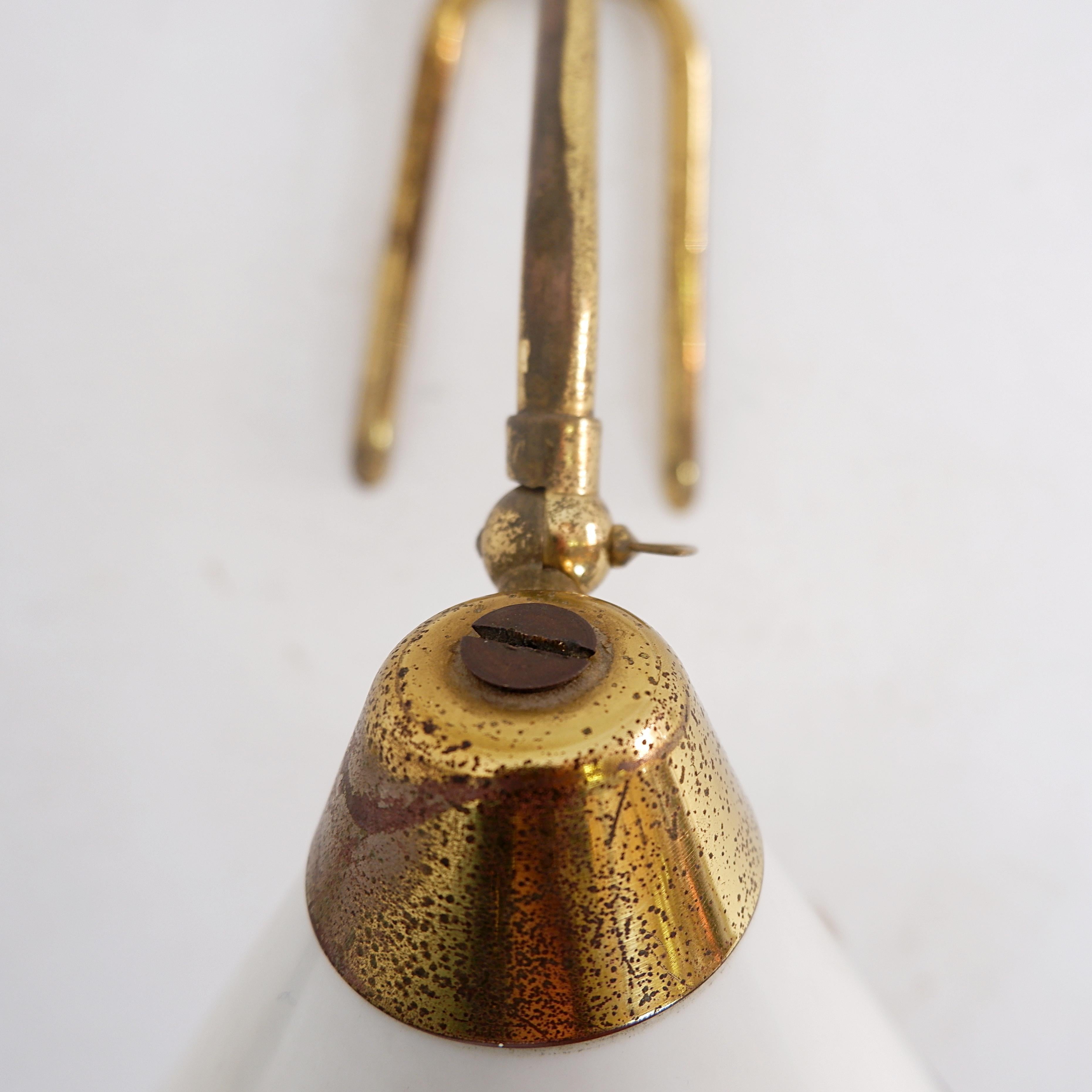 Schreibtischlampe aus Messing - 1950er Jahre im Angebot 3