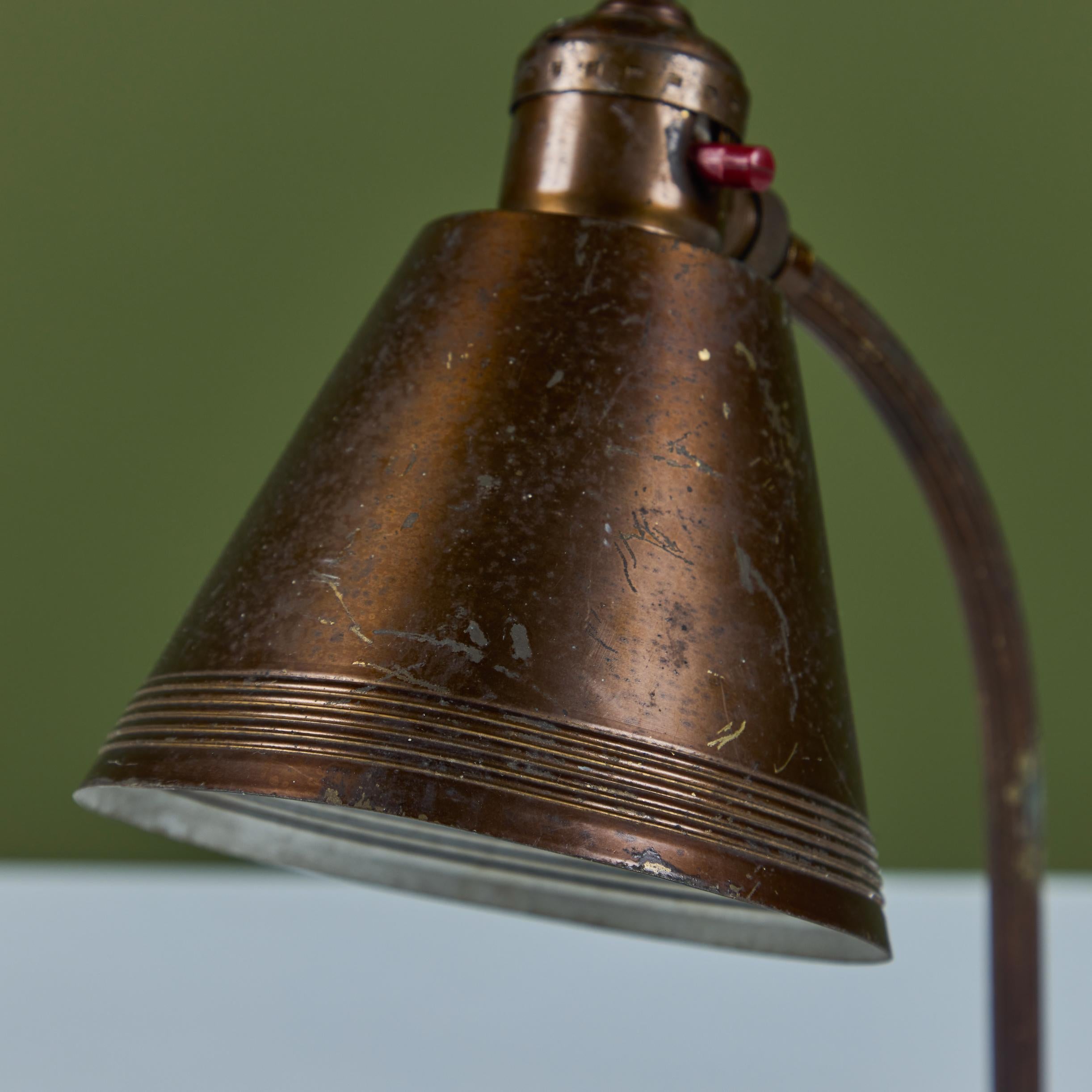 Schreibtischlampe aus Messing für Chase USA im Angebot 8