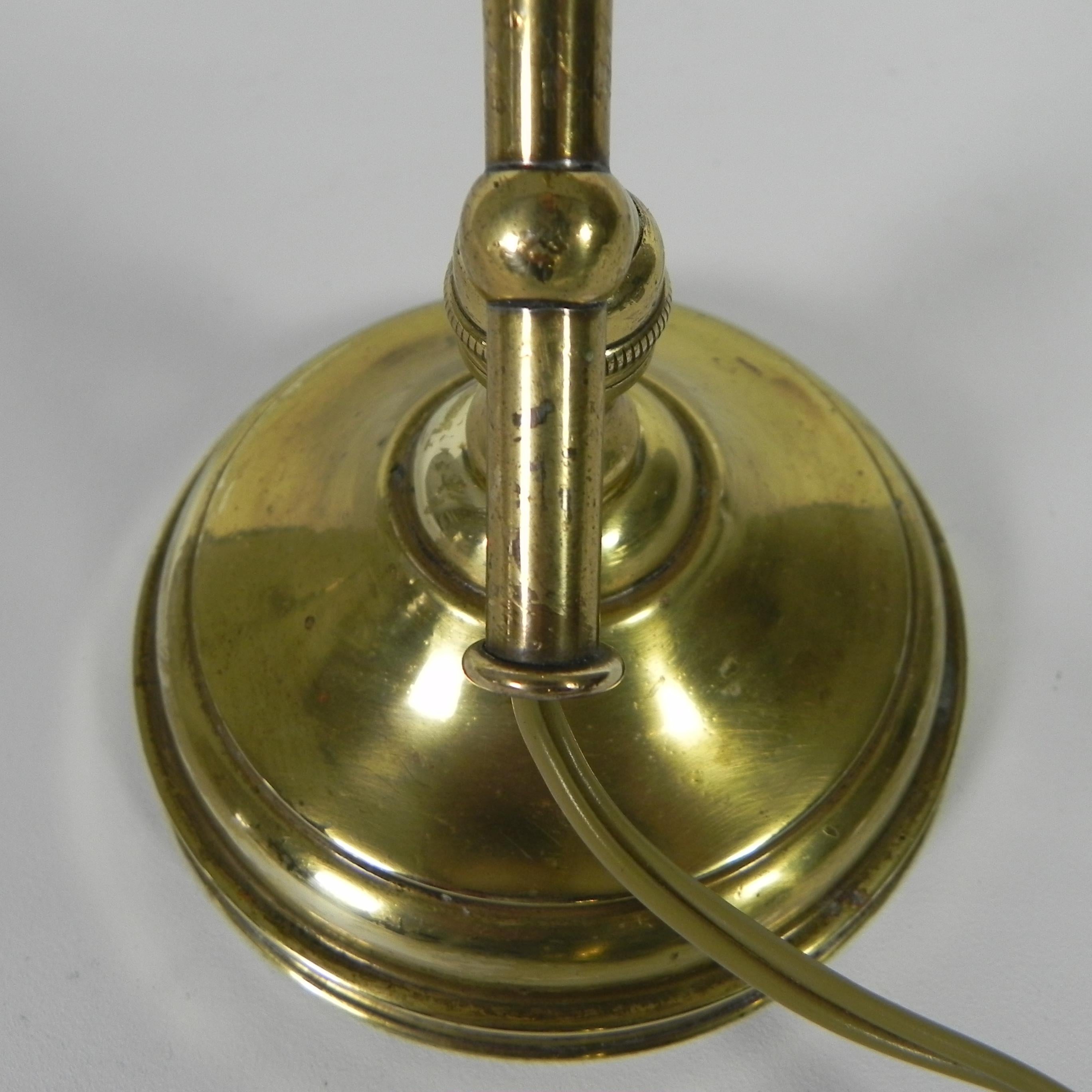 Brass desk lamp, piano lamp with rotating shade, 1930s For Sale 9
