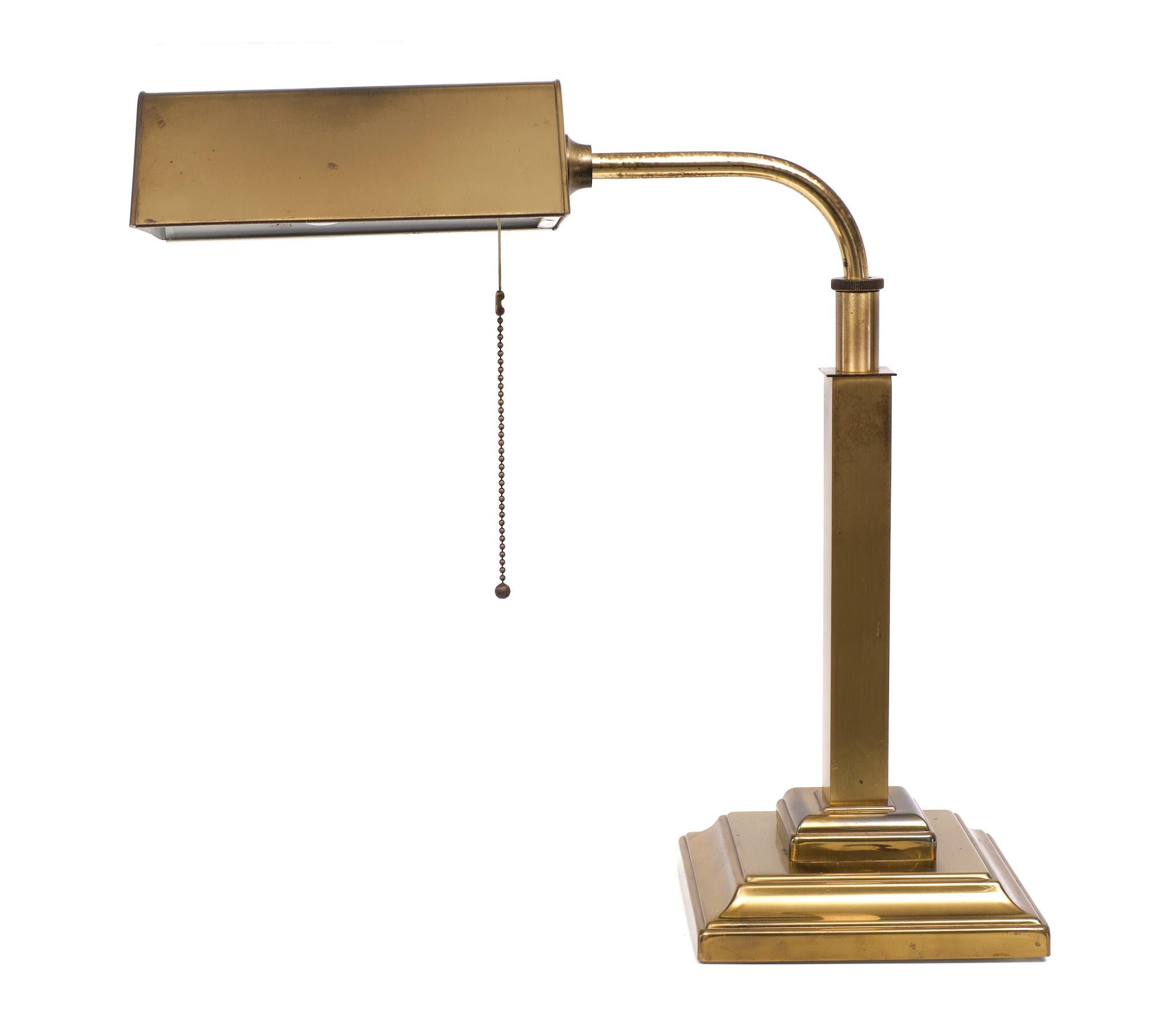 Very nice Brass desk lamp . pull down switch .One large E27 bulb needed .
manufactured by Sölken Leuchten .Germany 1970s .adjustable in height .
comes with just the right amount of patine  