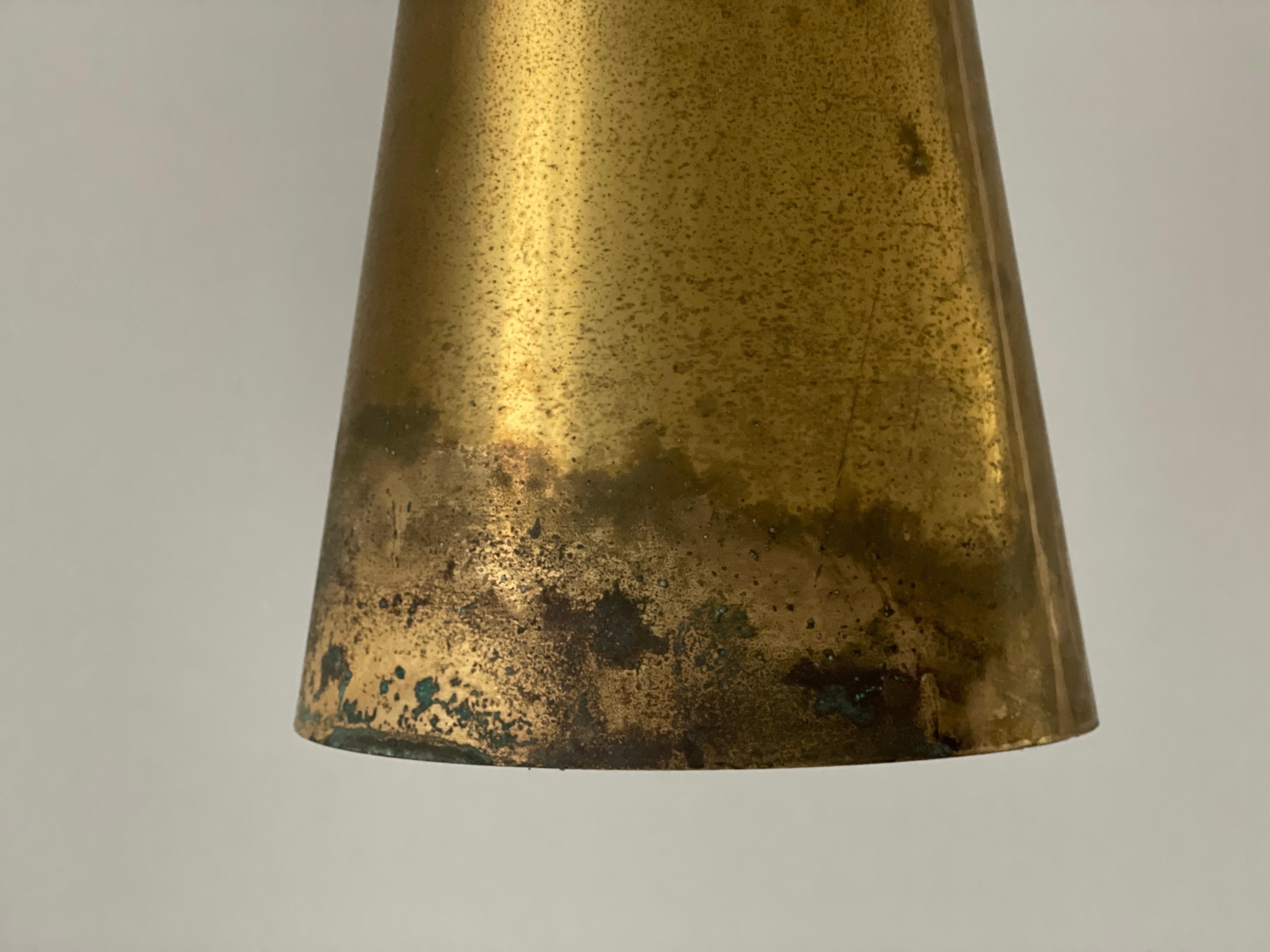Milieu du XXe siècle Lampe d'église XL à abat-jour Diabolo en laiton avec cintre, années 1940, Allemagne en vente