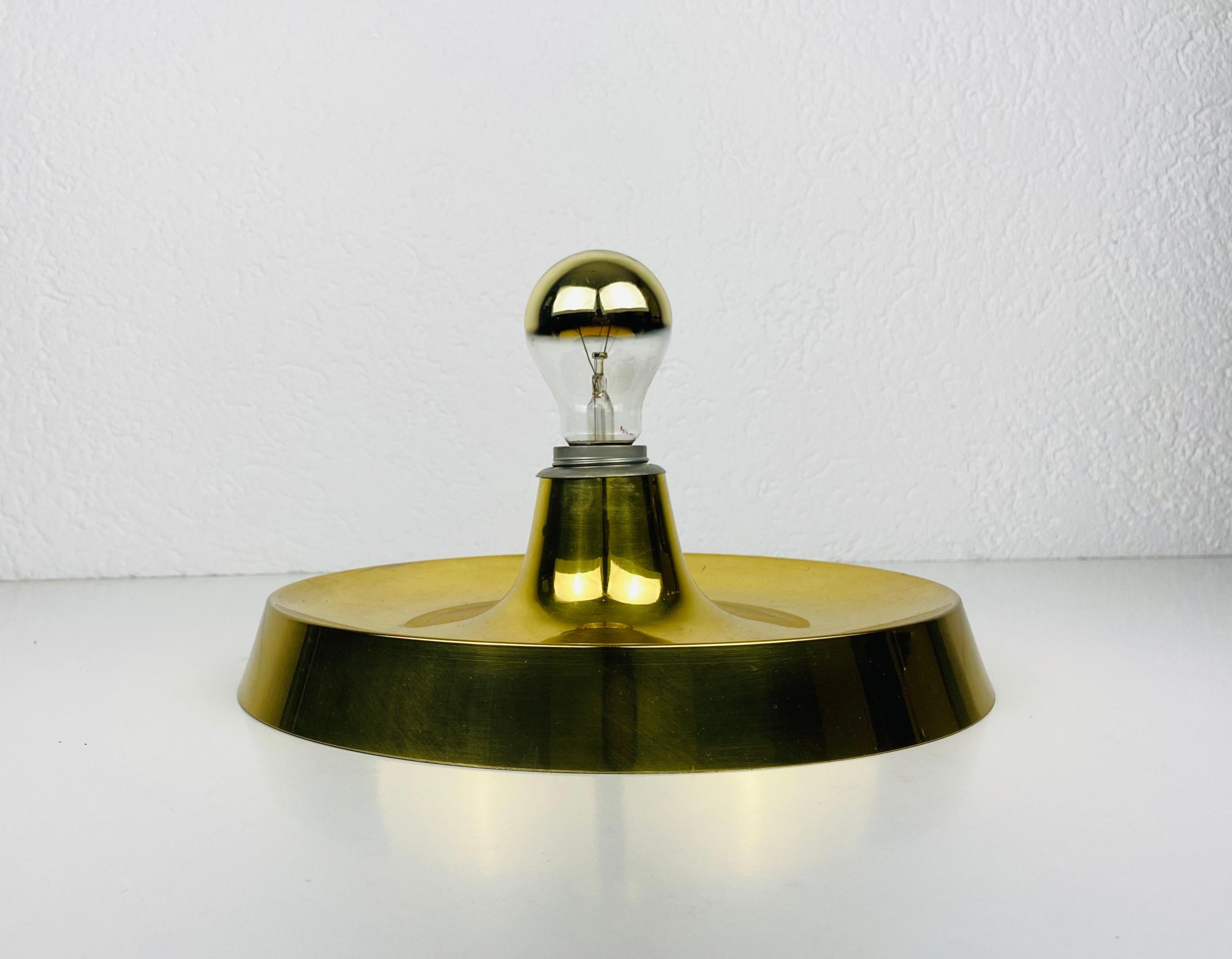 Brass Disc Shape Wall Lamp or Flushmount by Cosack, 1960s In Good Condition For Sale In Hagenbach, DE