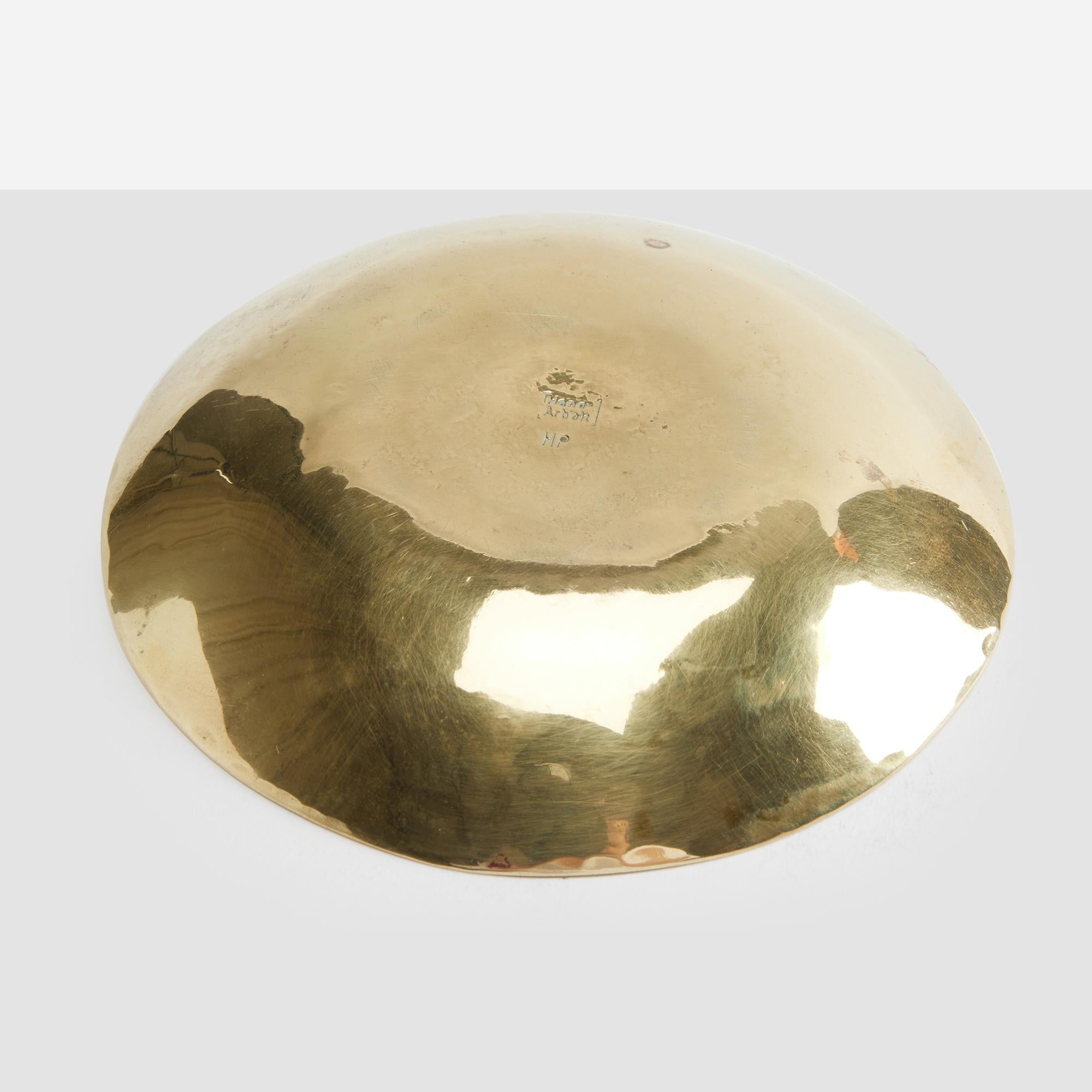 Metà XX secolo Piatto in ottone di Hayno Focken in vendita