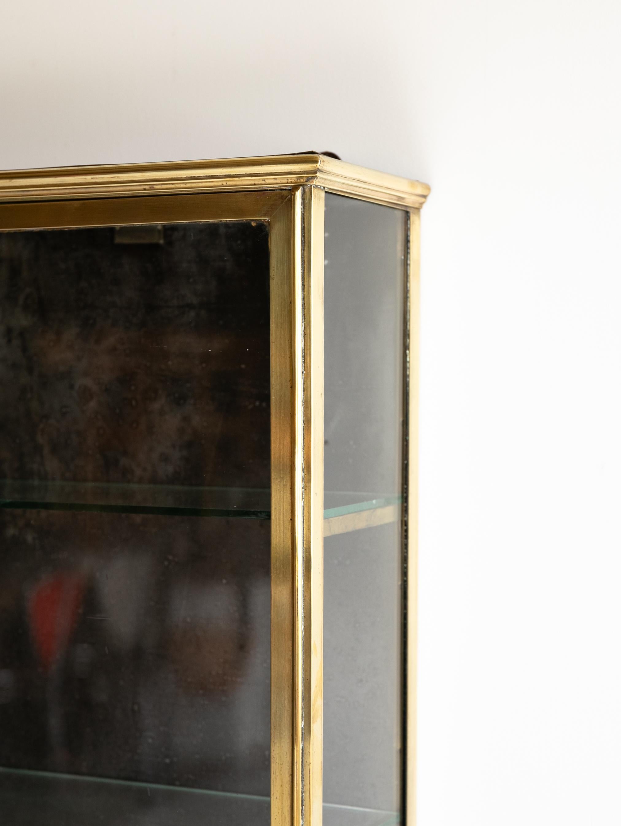 Vitrine en laiton, Circa 1930 France 5