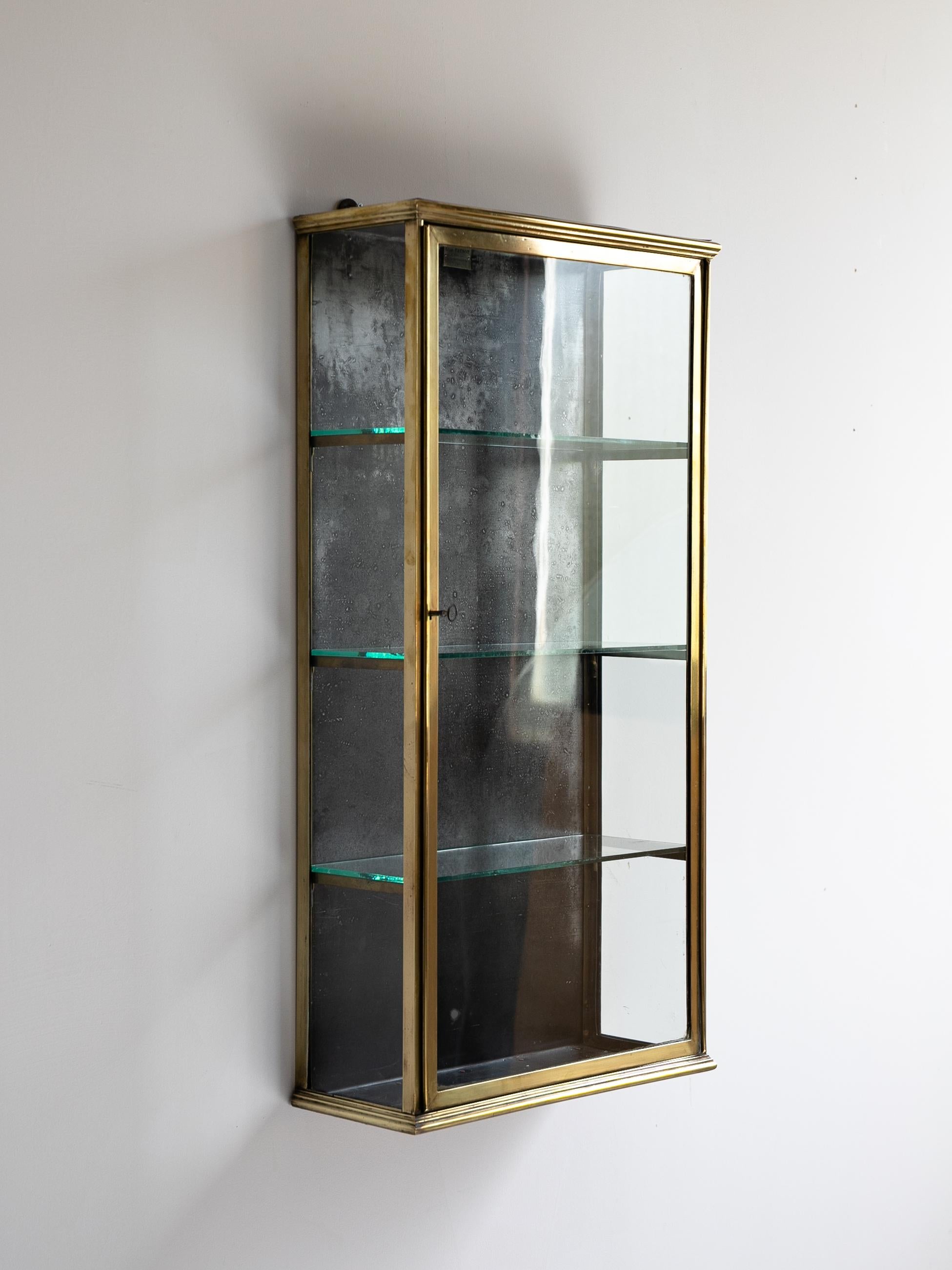 Vitrine en laiton, Circa 1930 France 2